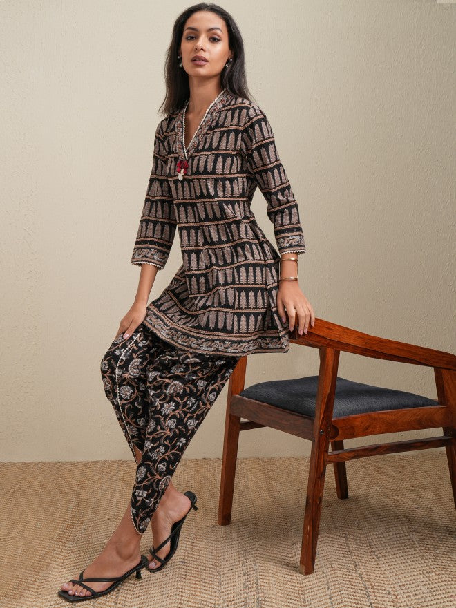 Vishudh Women Black Printed Kurta With Trouser - Black - Image 2