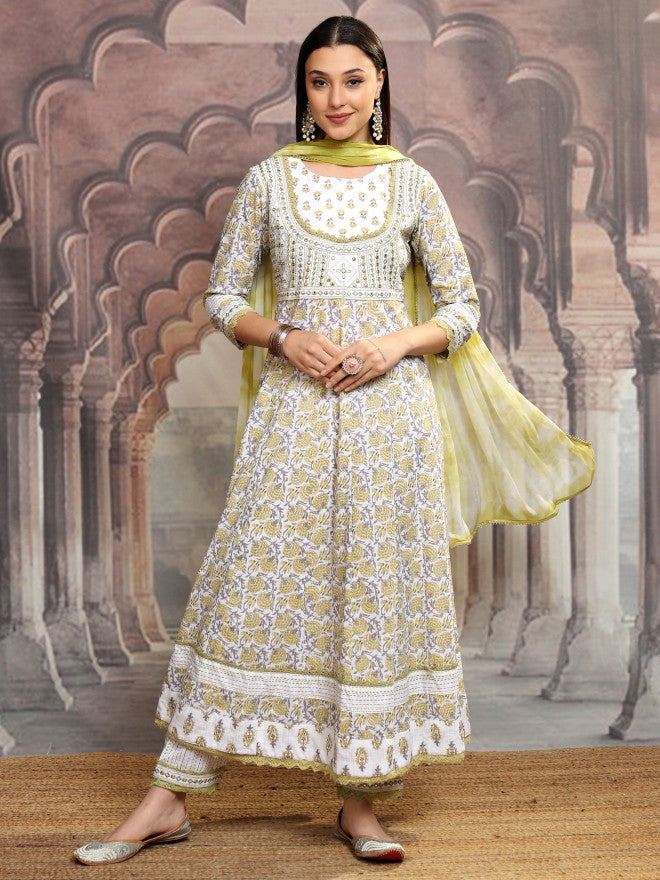 Vishudh Women Green Embroidered Kurta With Trouser And Dupatta - Green - Image 2