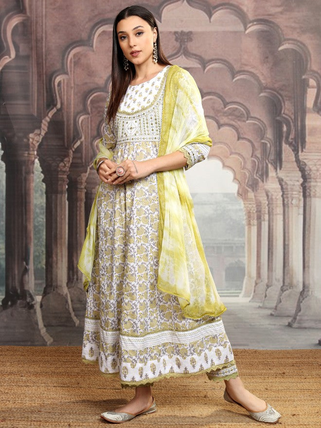 Vishudh Women Green Embroidered Kurta With Trouser And Dupatta - Green - Image 4