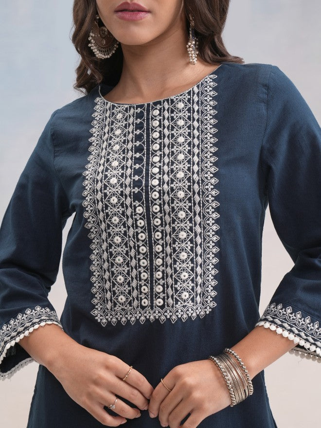 Vishudh Women Blue Embroidered Kurta With Trouser - Blue - Image 5