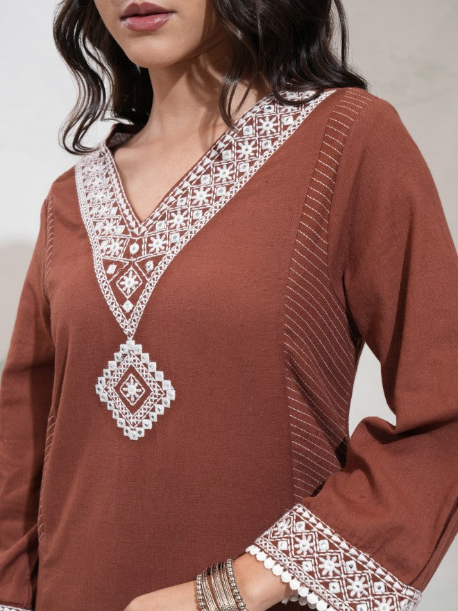 Vishudh Women Brown Embroidered Kurta With Trouser - Brown - Image 5
