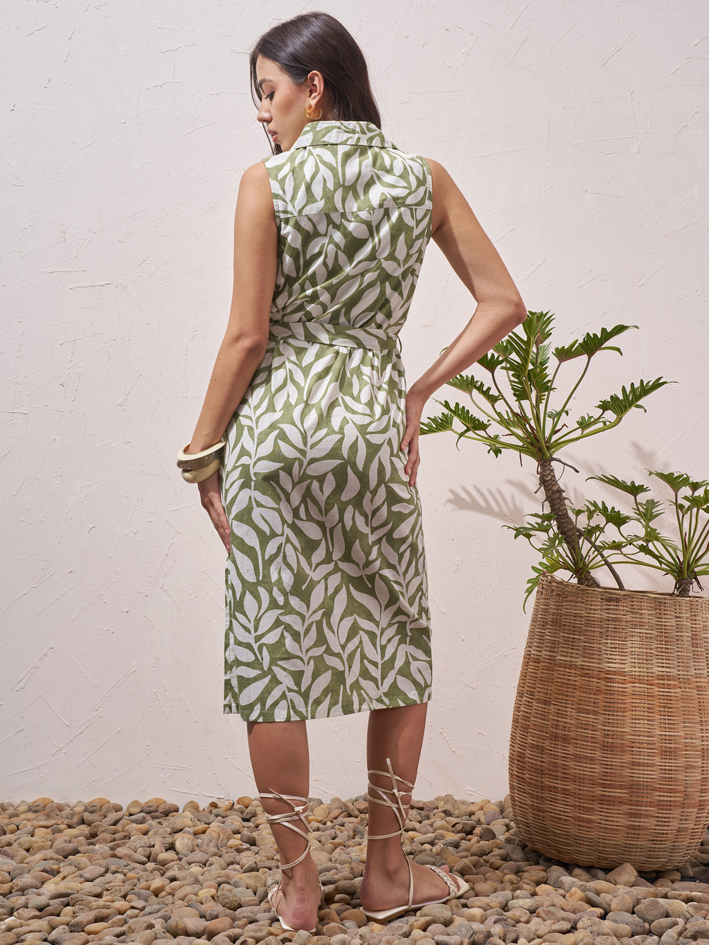Vara By Vishudh Women Green Printed Sheath Dress - Green - Image 3