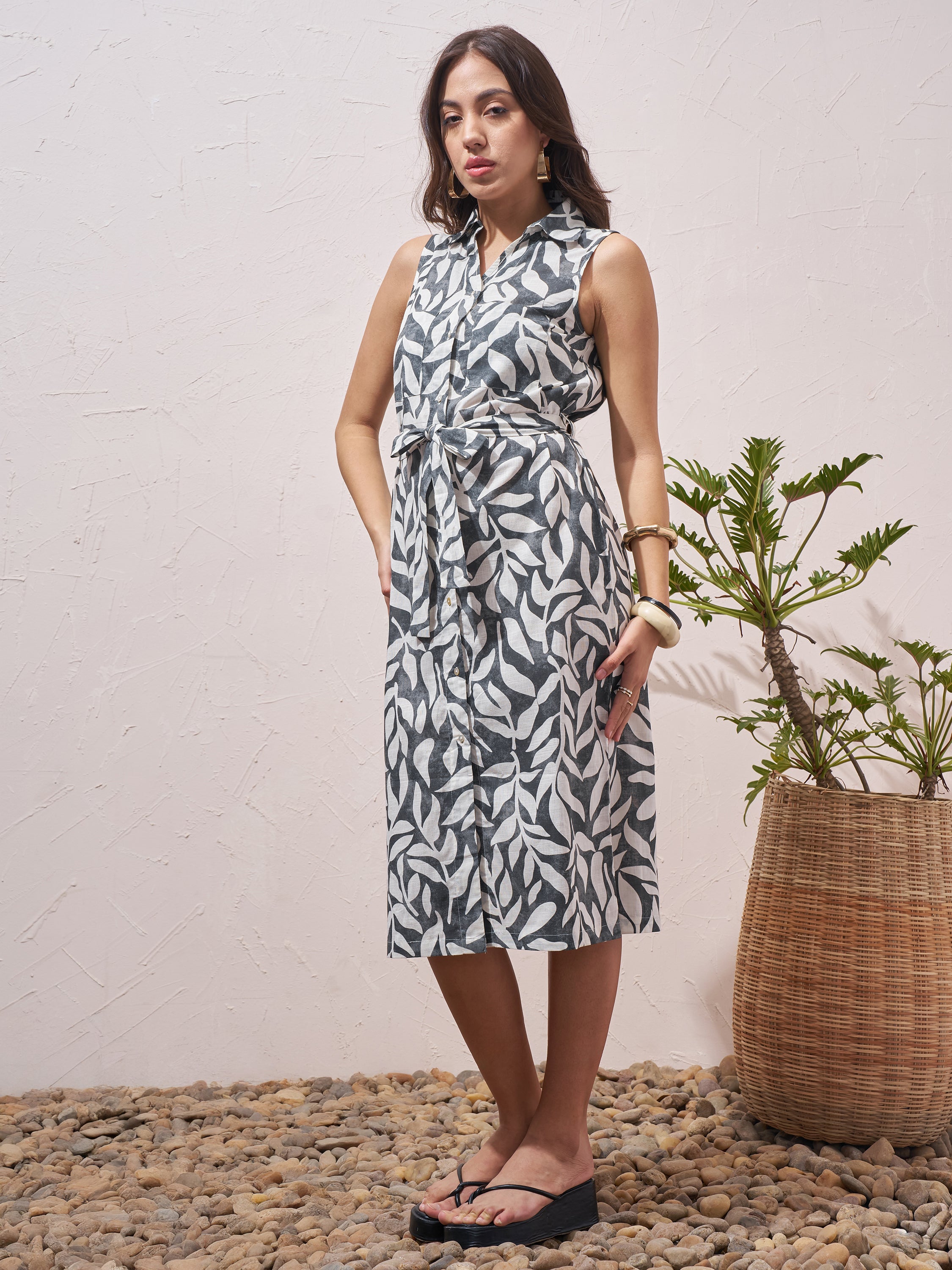 Vara By Vishudh Women Navy Blue Printed Sheath Dress - Navy Blue - Image 2