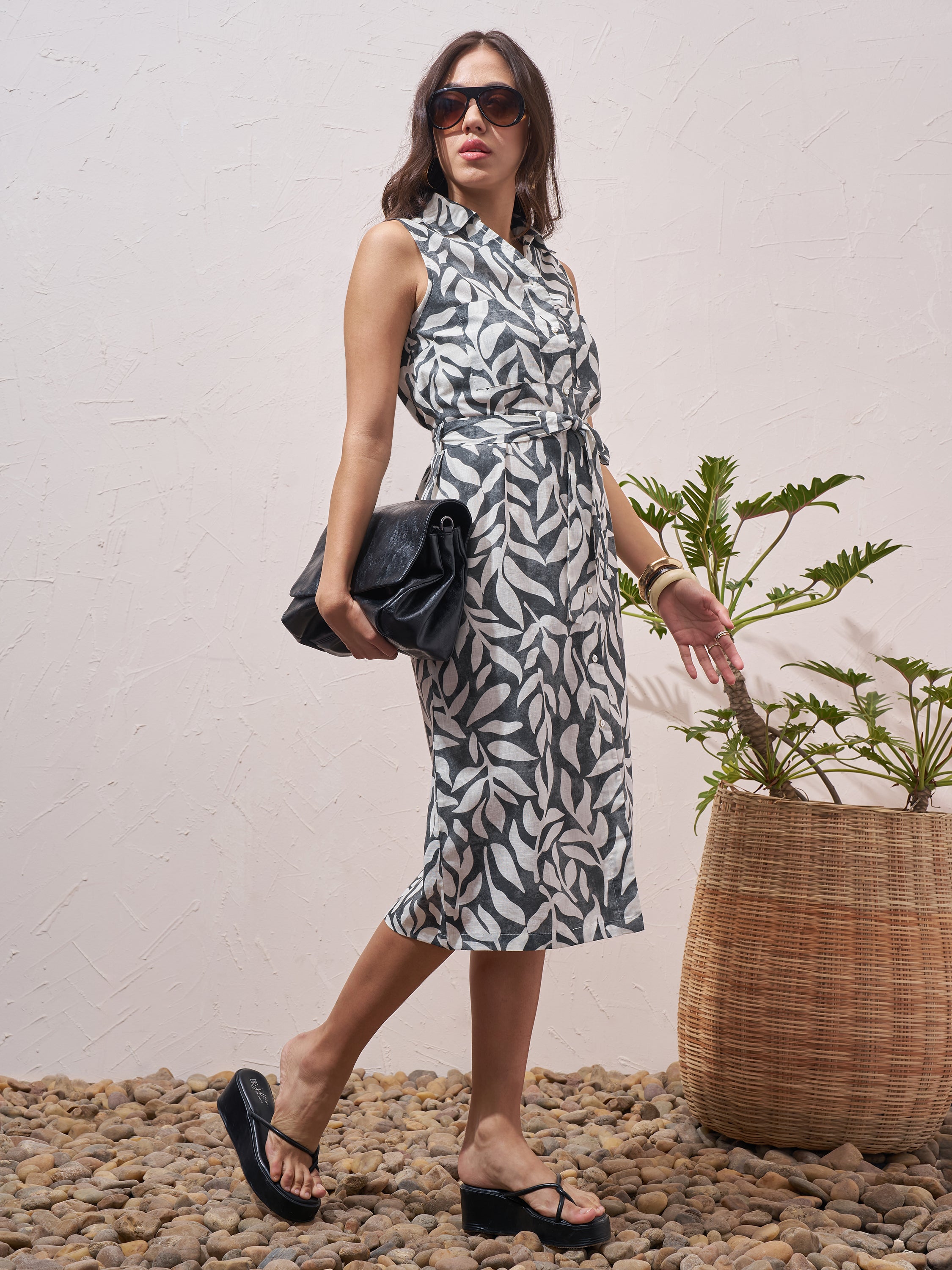 Vara By Vishudh Women Navy Blue Printed Sheath Dress - Navy Blue - Image 4