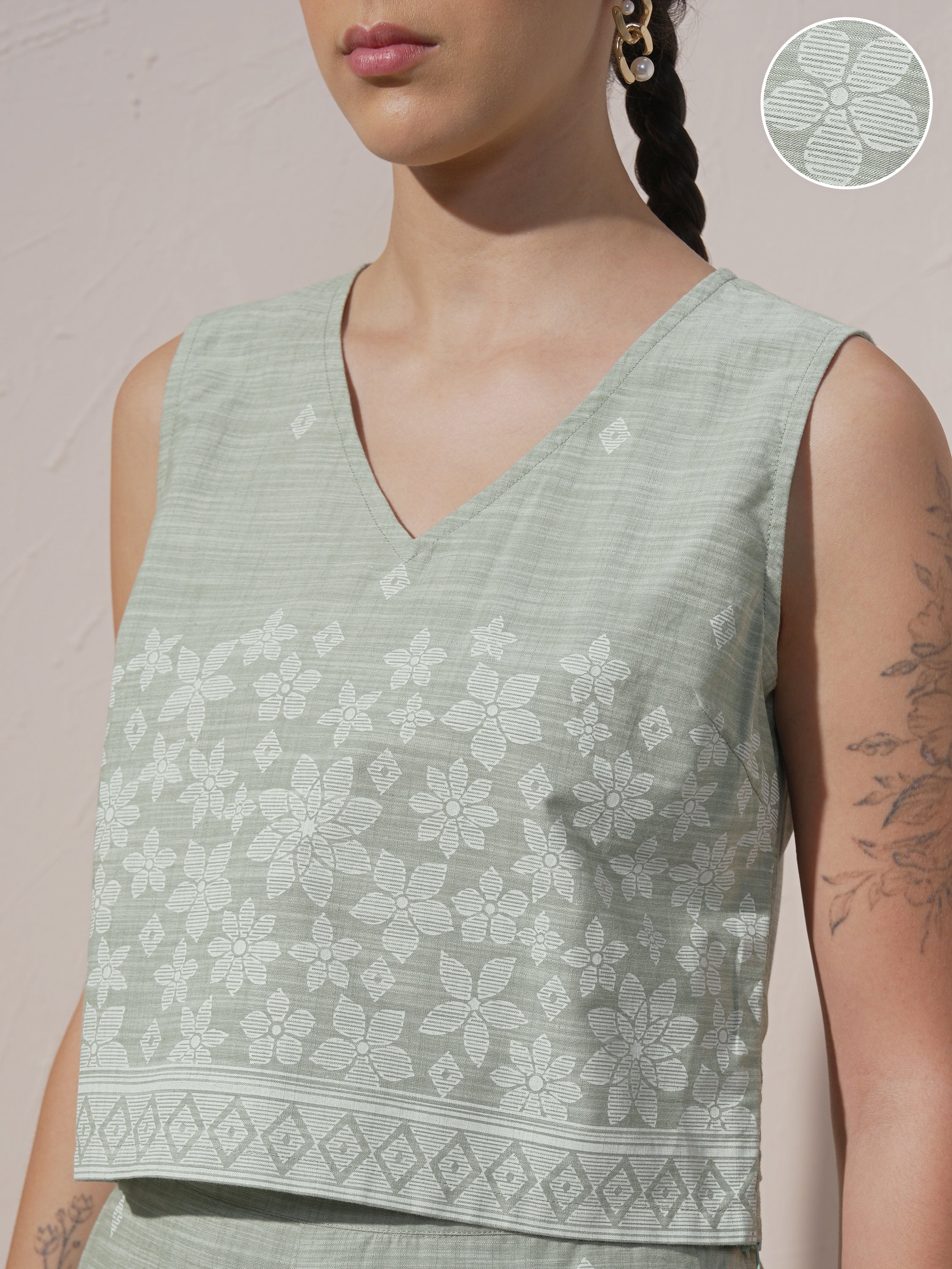 Vara By Vishudh Women Green Top With Trouser - Green - Image 5