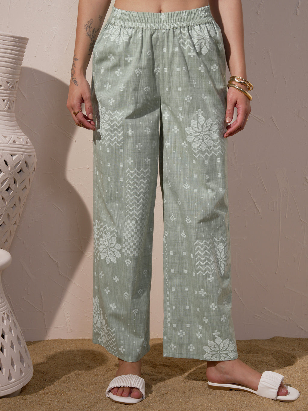 Vara By Vishudh Women Green Printed Kurta With Palazzo - Green - Image 8