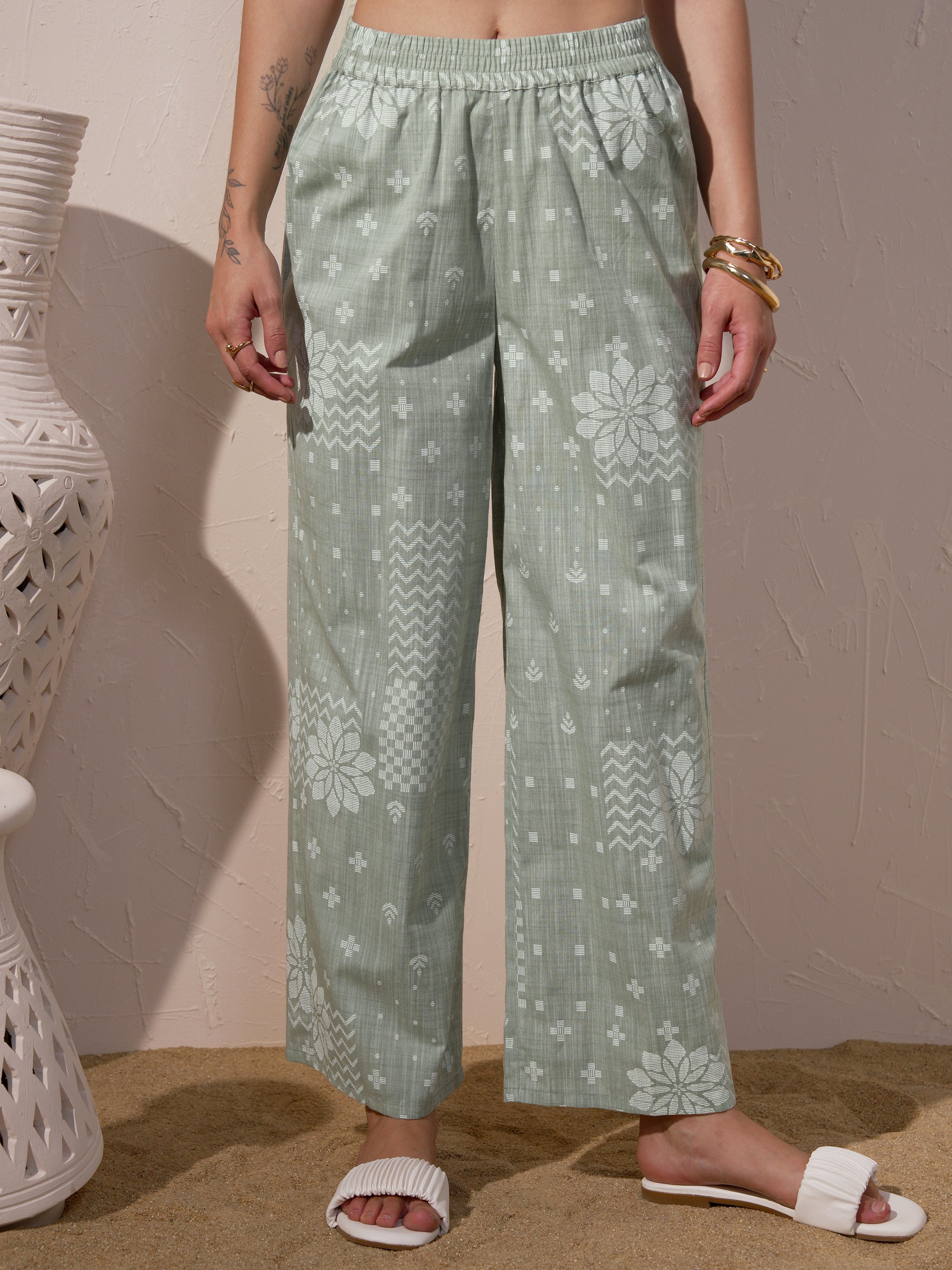Vara By Vishudh Women Green Printed Kurta With Palazzo - Green - Image 8
