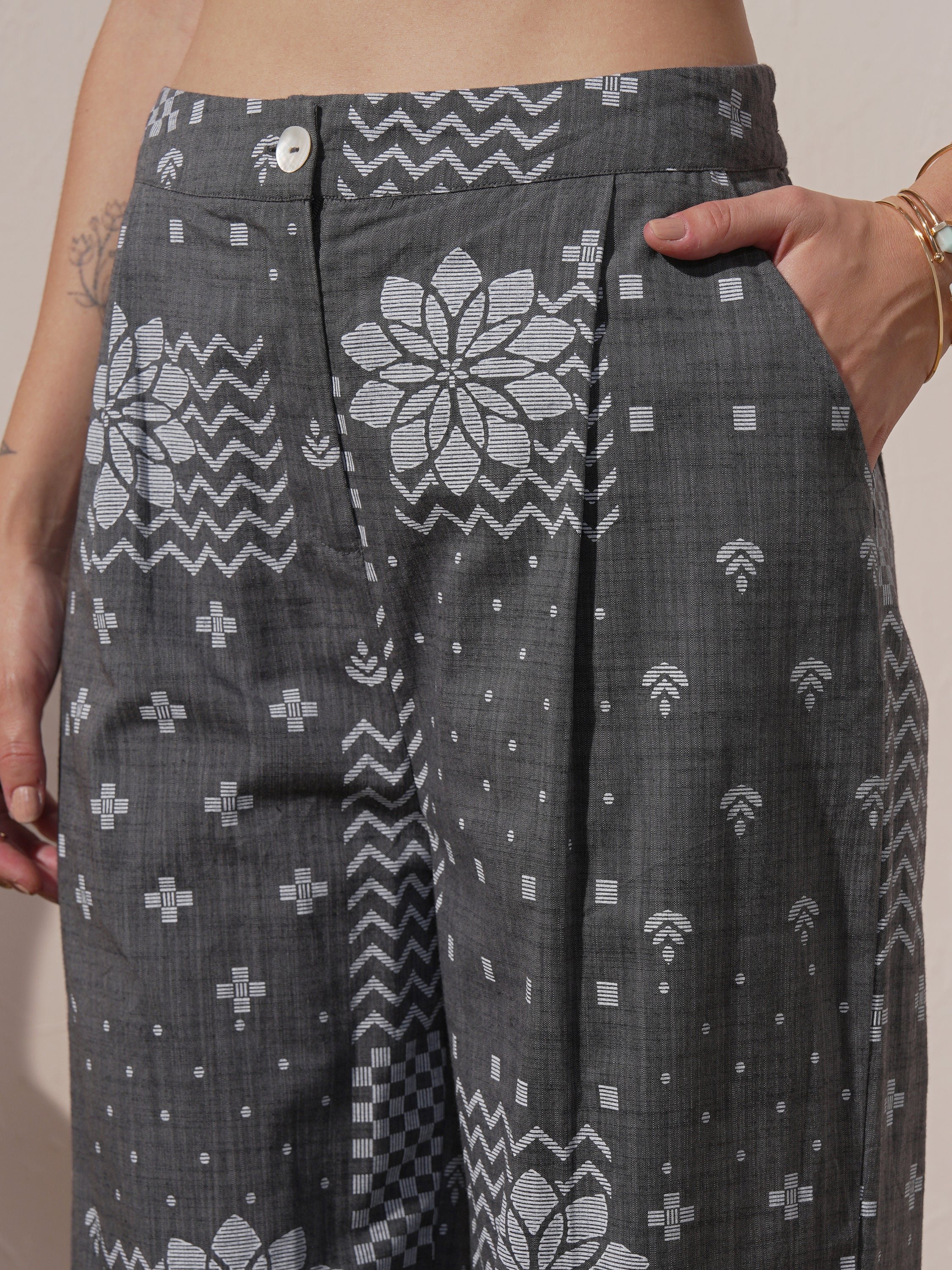Vara By Vishudh Women Black Top With Joggers - Black - Image 7