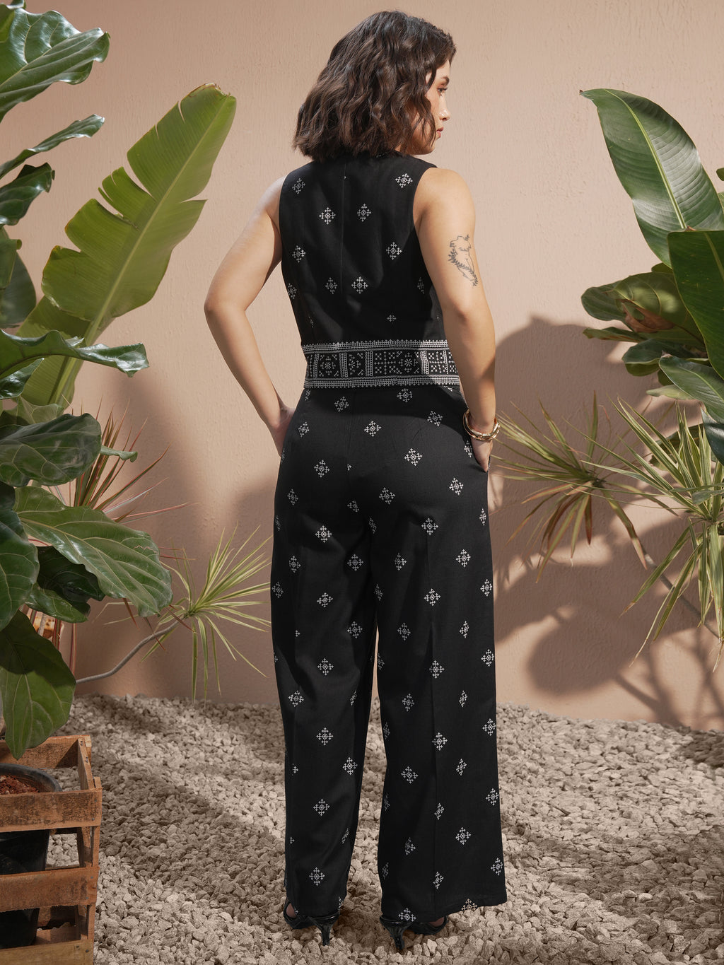 Vara By Vishudh Women Black Blazer With Palazzos - Black - Image 3