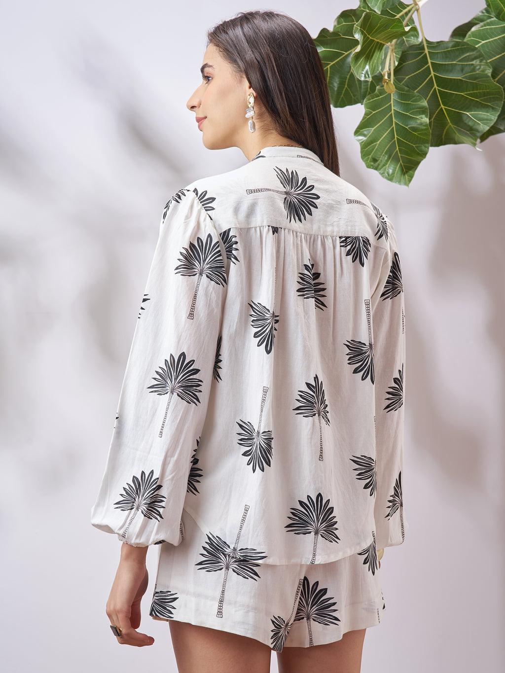 Vara By Vishudh Women Off White Shirt With Shorts Co-Ords - Off White - Image 3