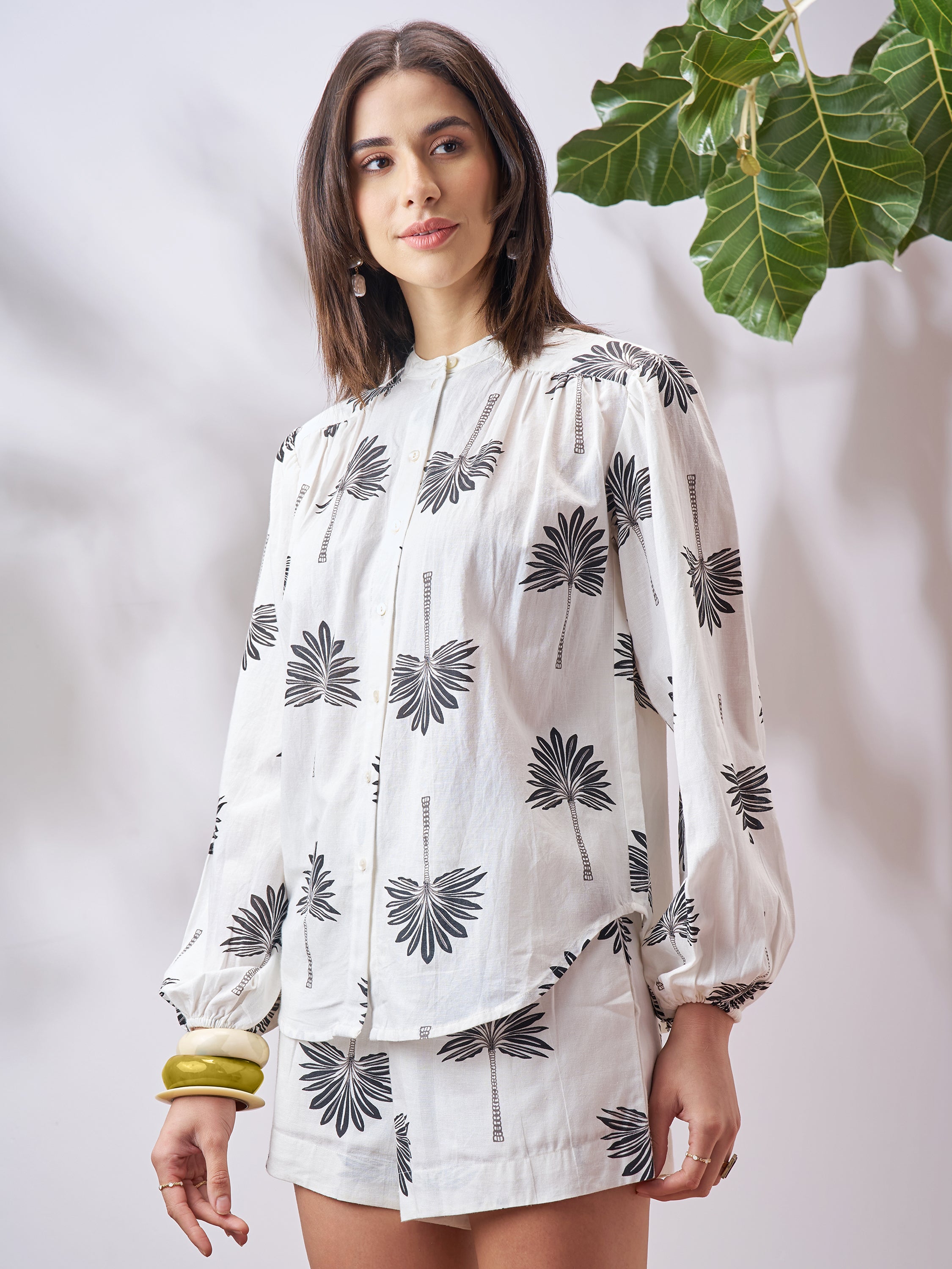 Vara By Vishudh Women Off White Shirt With Shorts Co-Ords - Off White - Image 4