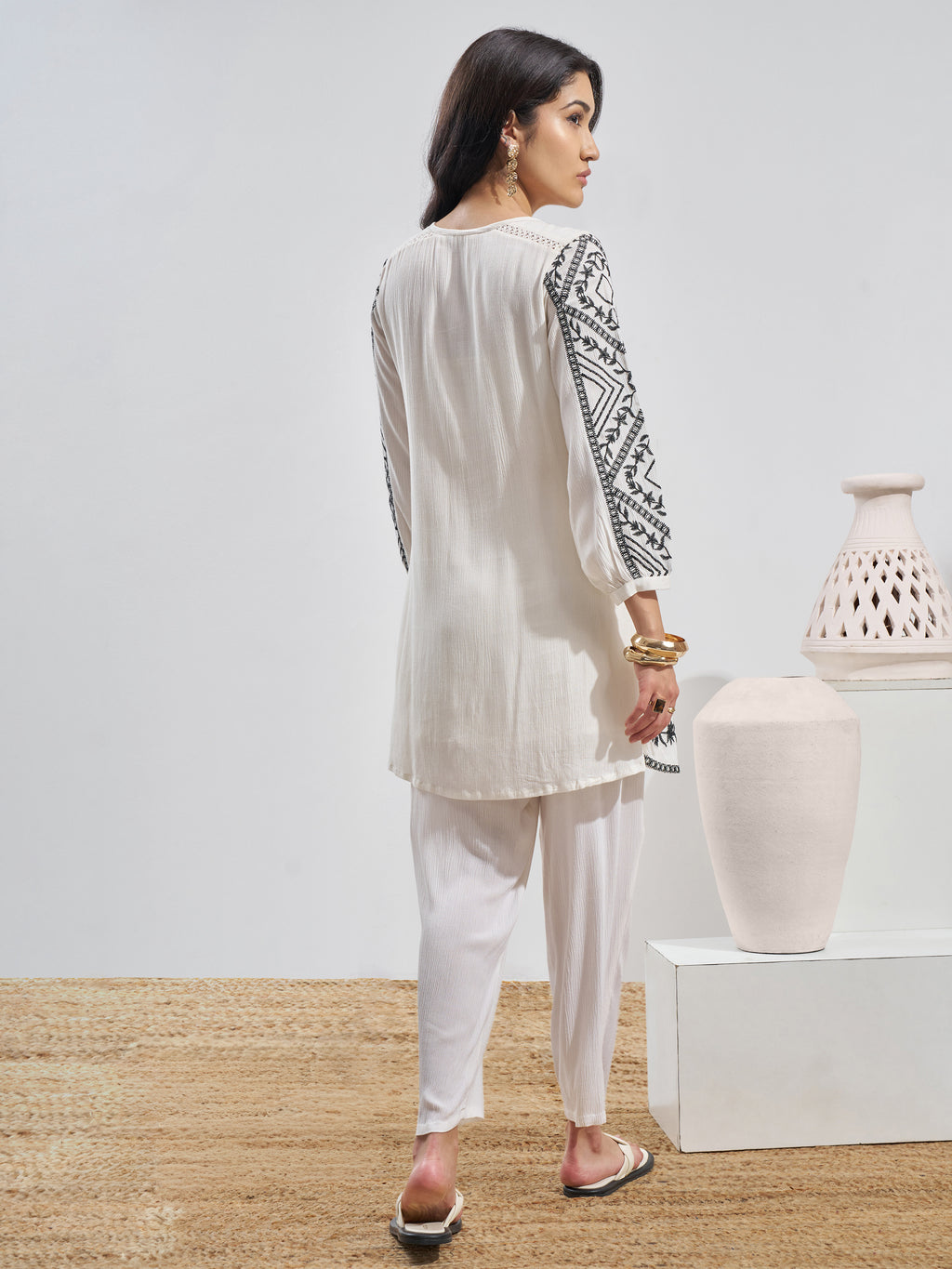 Vara By Vishudh Women White Top With Trouser Co-Ords - White - Image 3