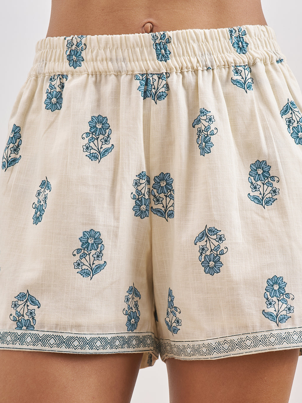Vara By Vishudh Women Off White Shirt With Shorts - Off White - Image 7