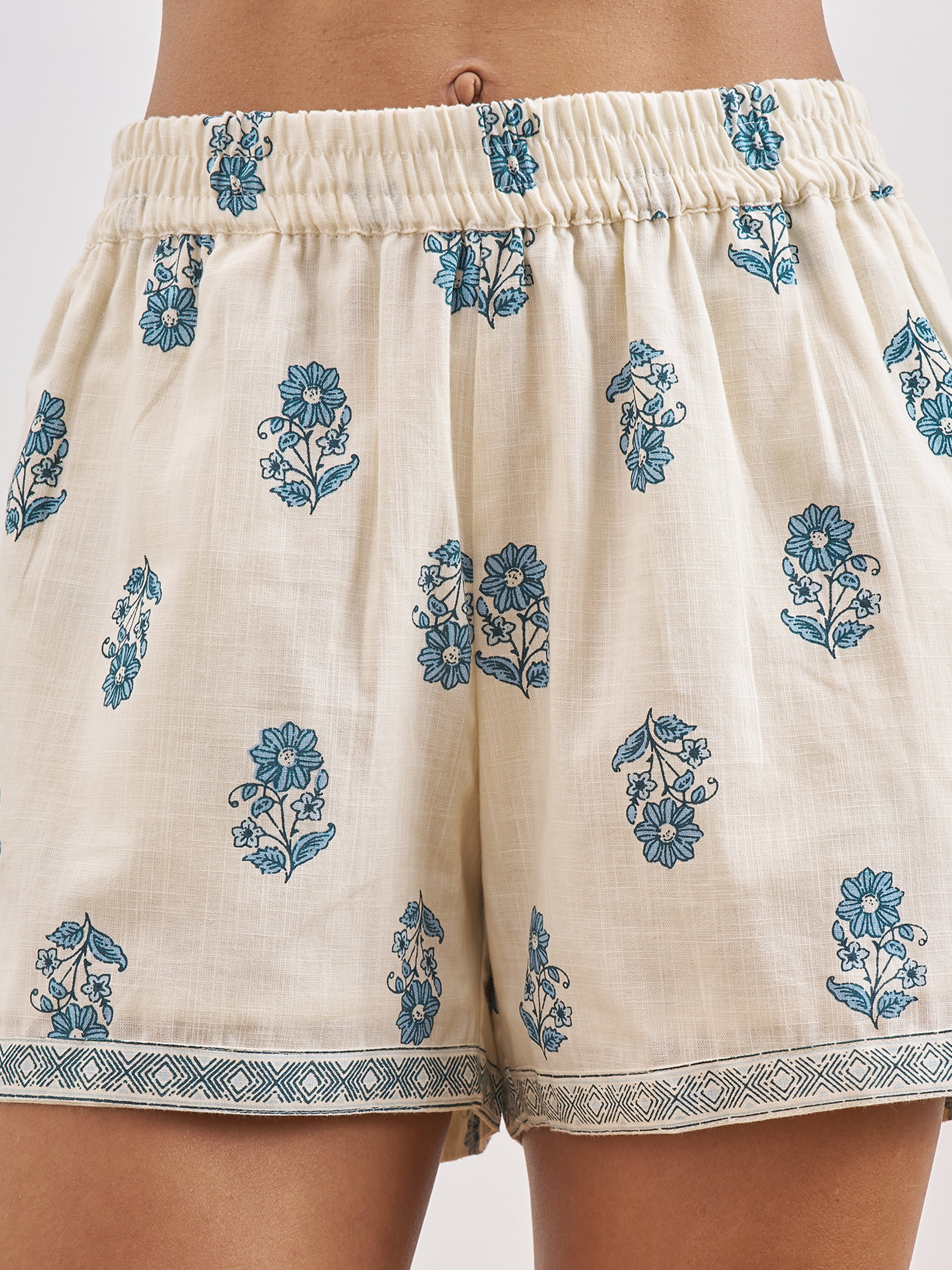 Vara By Vishudh Women Off White Shirt With Shorts - Off White - Image 7
