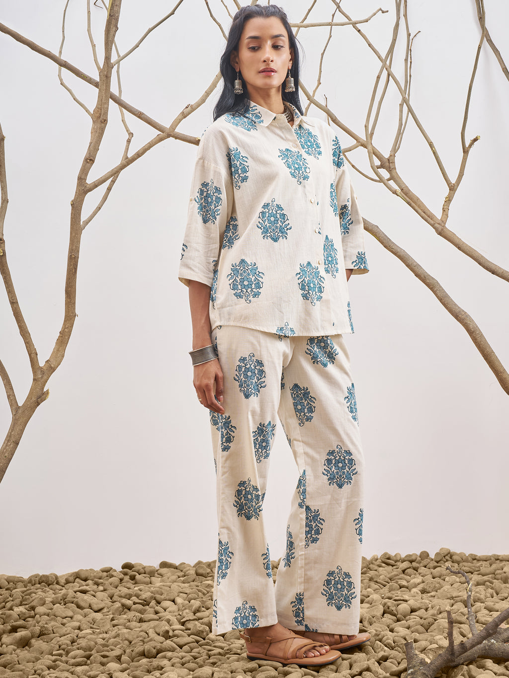 Vara By Vishudh Women Off White Shirt With Trouser - Off White - Image 4