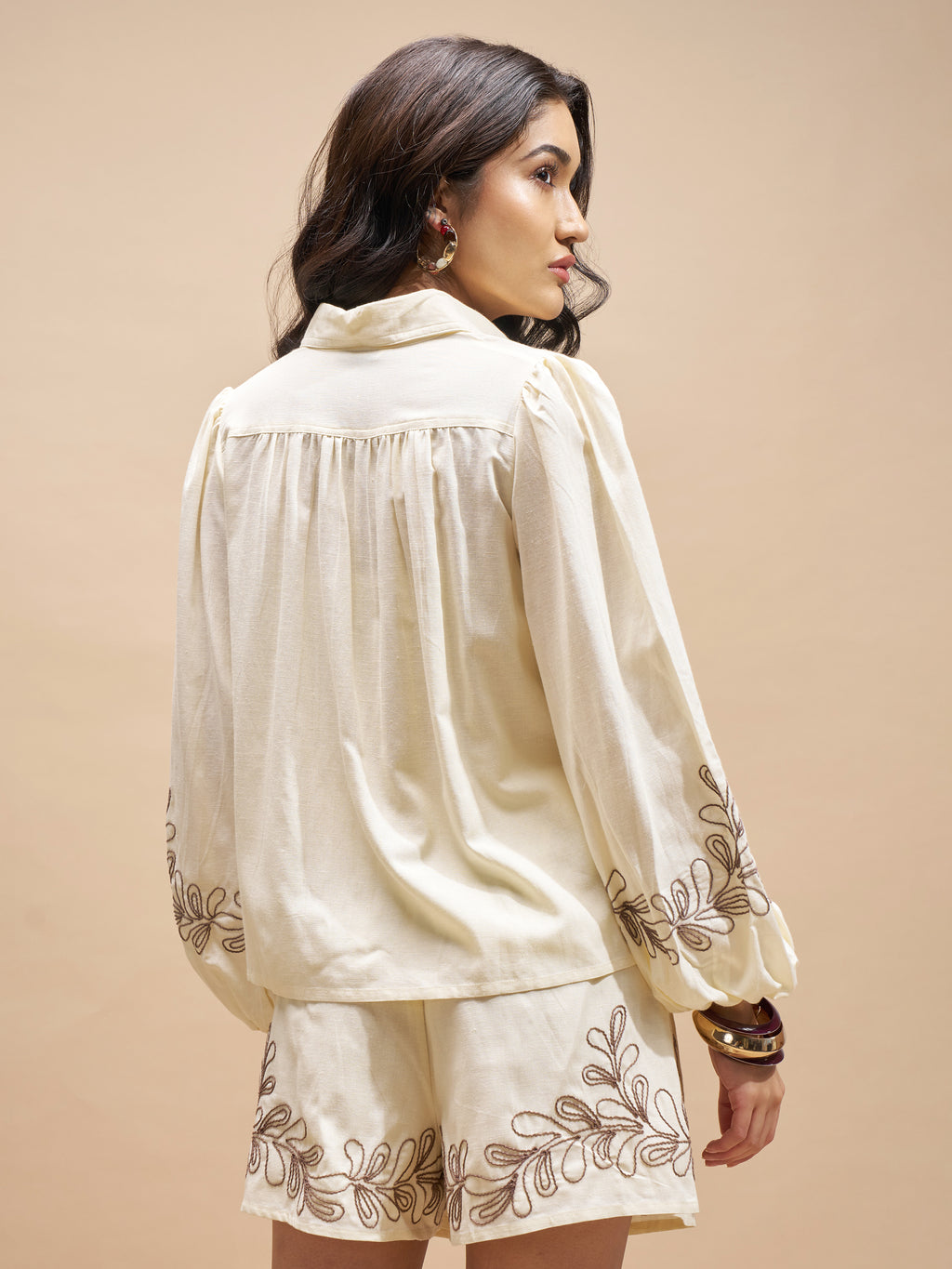 Vara By Vishudh Women Cream Shirt With Shorts Co-Ords - Cream - Image 3