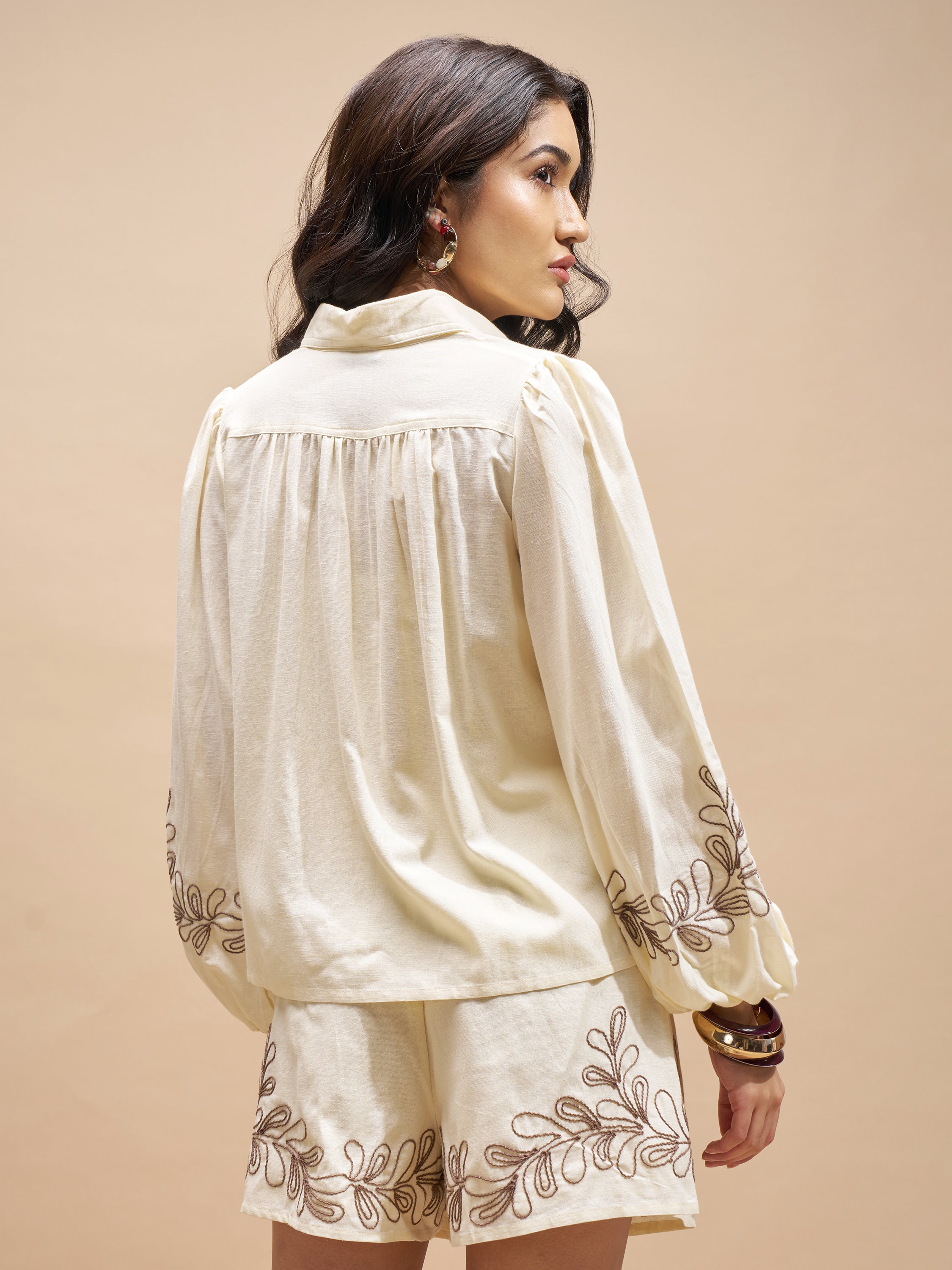 Vara By Vishudh Women Cream Shirt With Shorts Co-Ords - Cream - Image 3