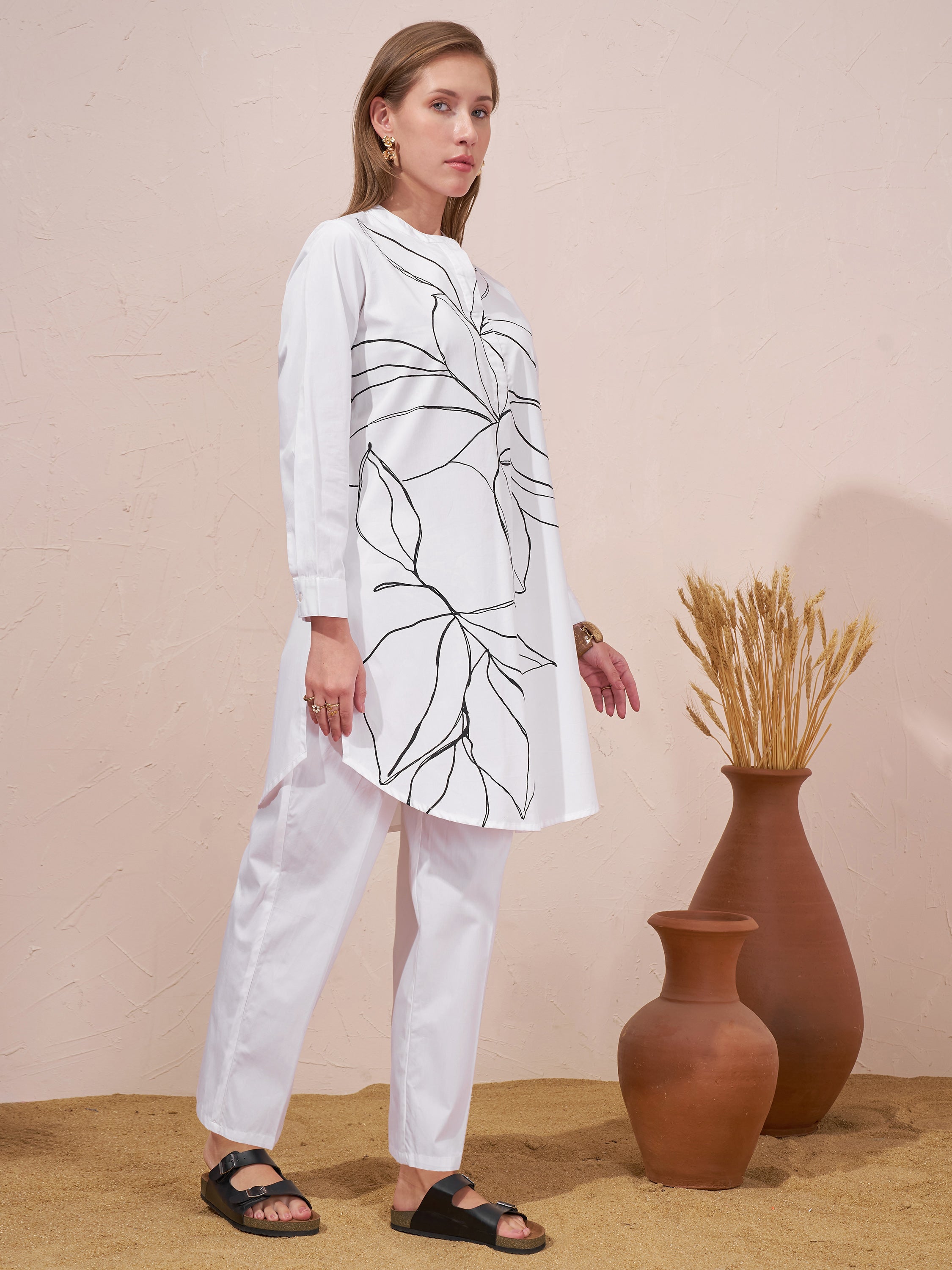 Vara By Vishudh Women White Tunic With Trouser Co-Ords