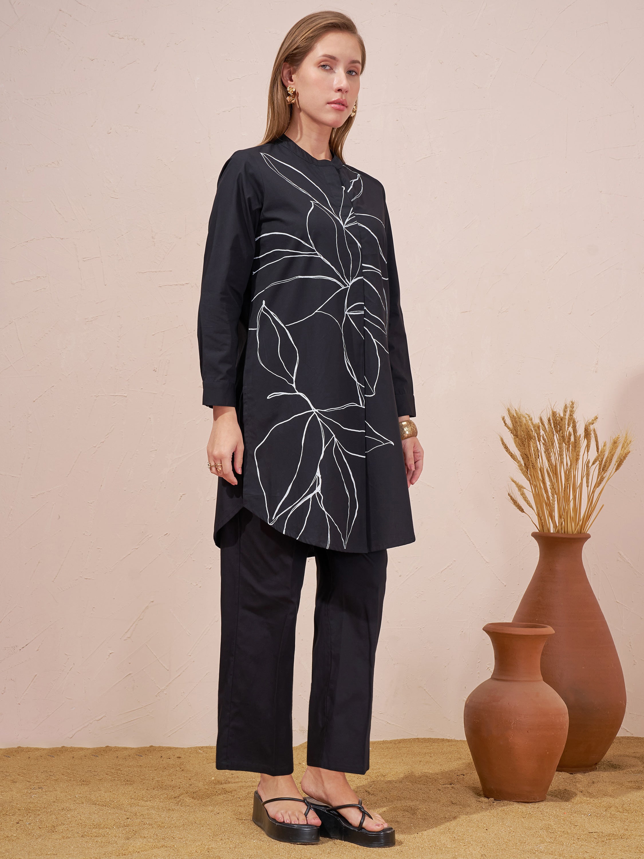 Vara By Vishudh Women Black Tunic With Trouser Co-Ords