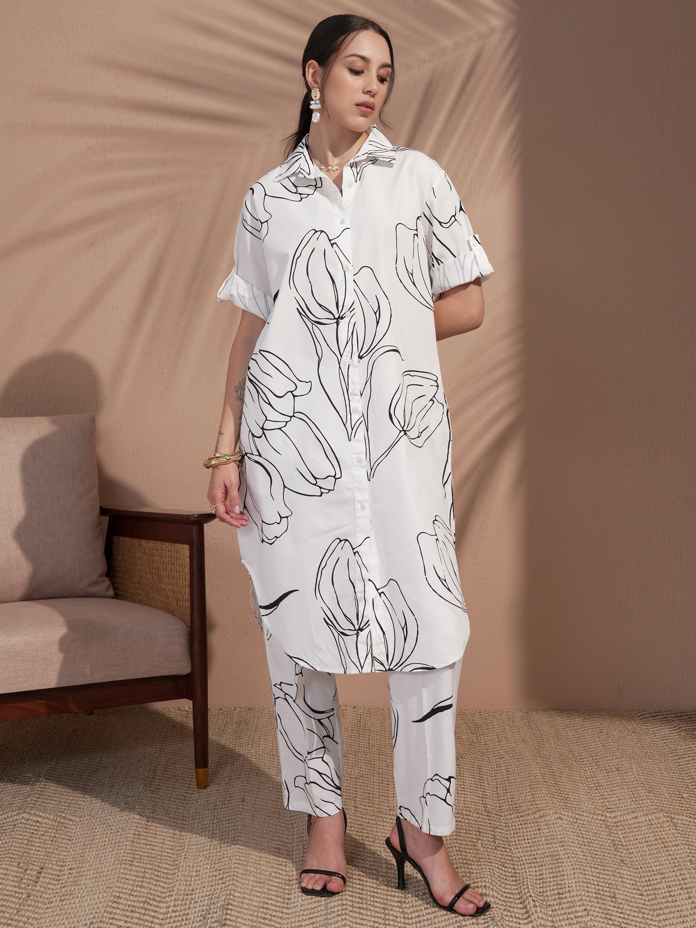 Vara By Vishudh Women White Printed Kurta With Trouser - White - Image 1