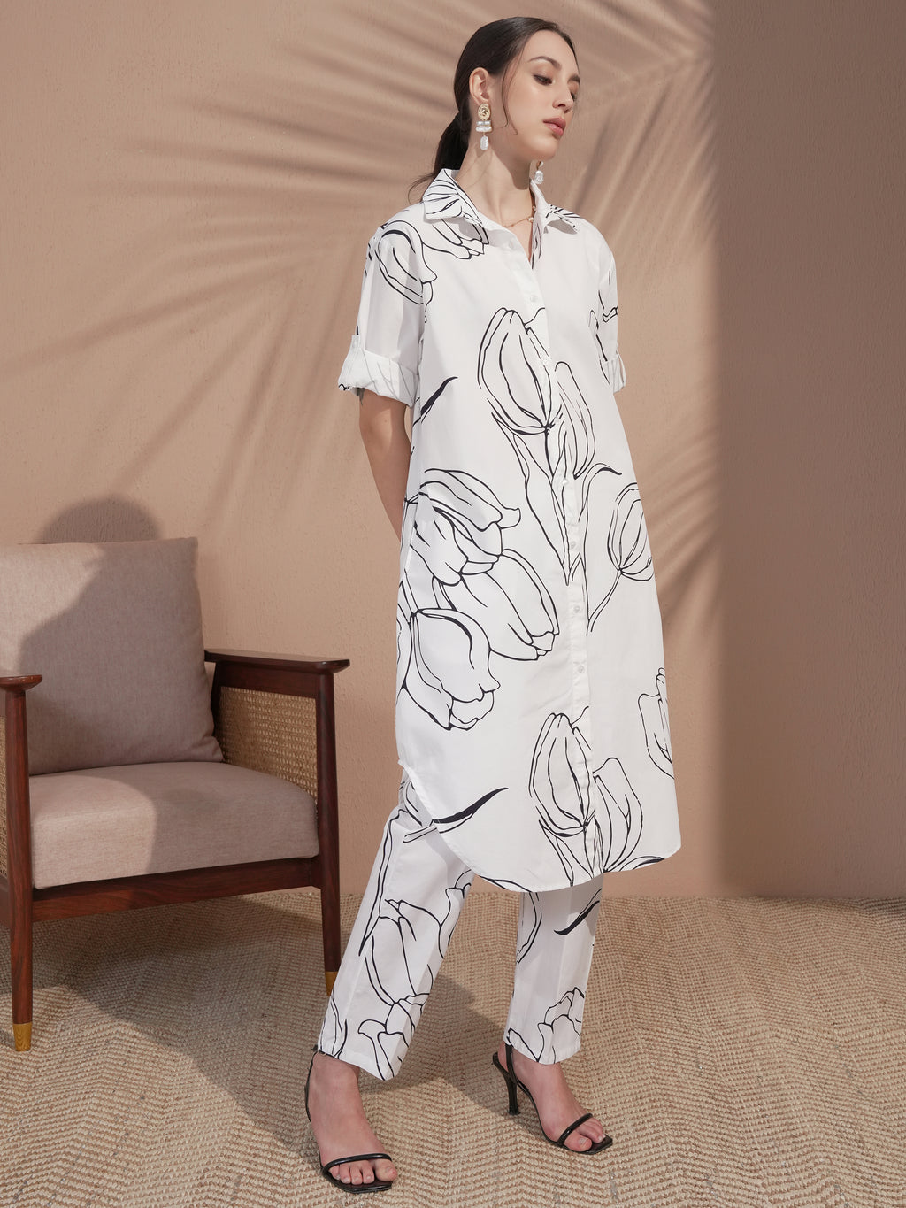 Vara By Vishudh Women White Printed Kurta With Trouser - White - Image 4