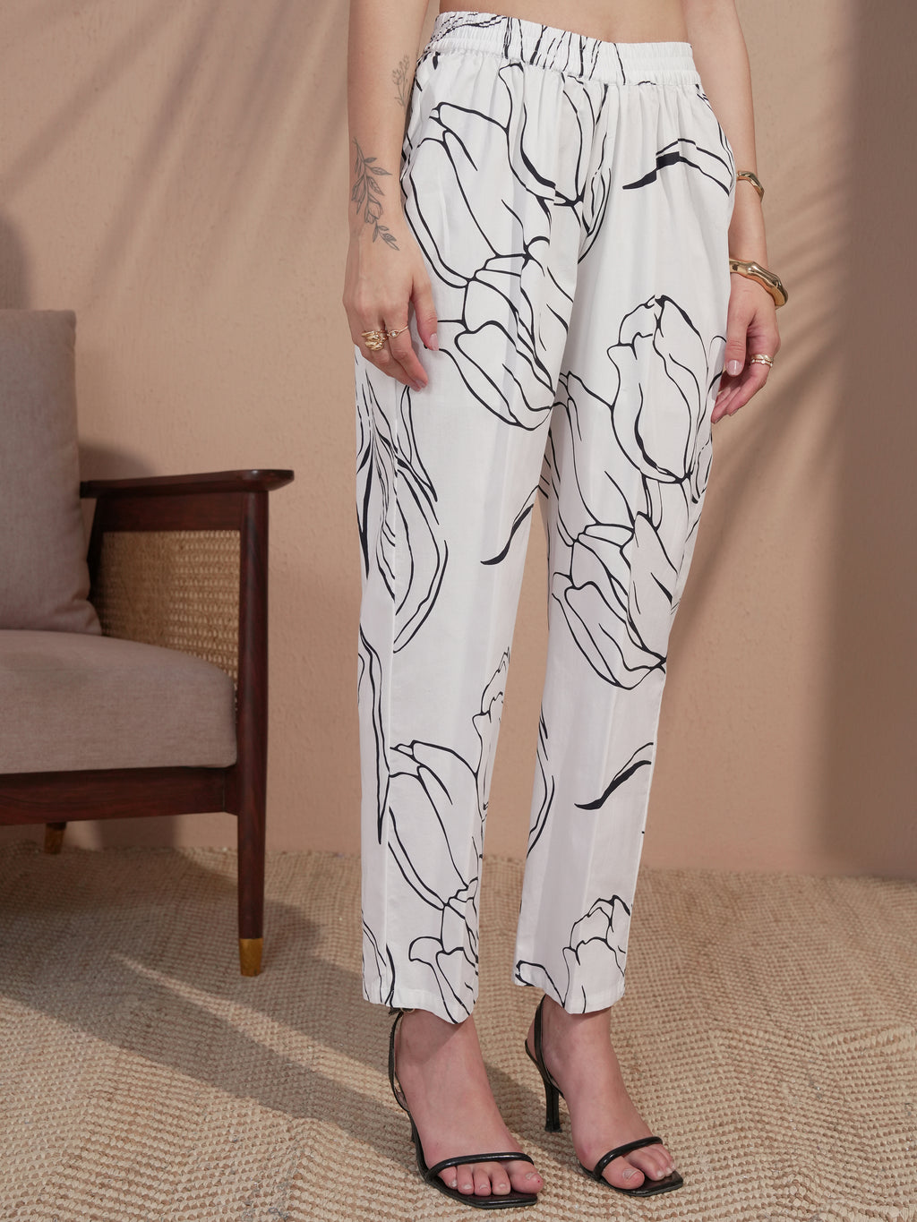 Vara By Vishudh Women White Printed Kurta With Trouser - White - Image 6