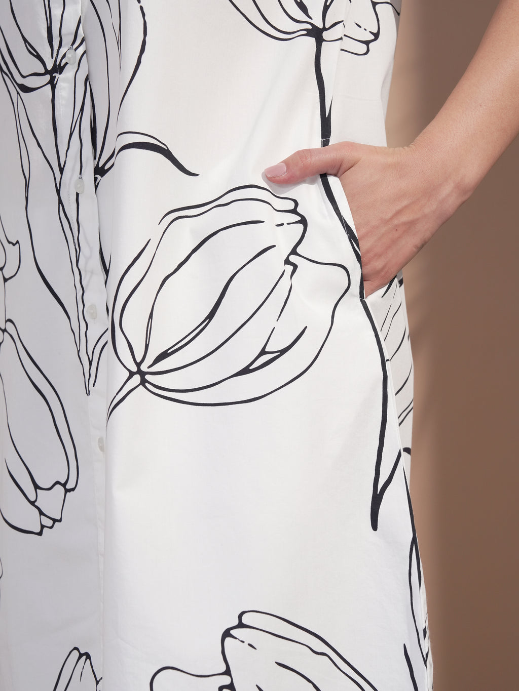 Vara By Vishudh Women White Printed Kurta With Trouser - White - Image 8