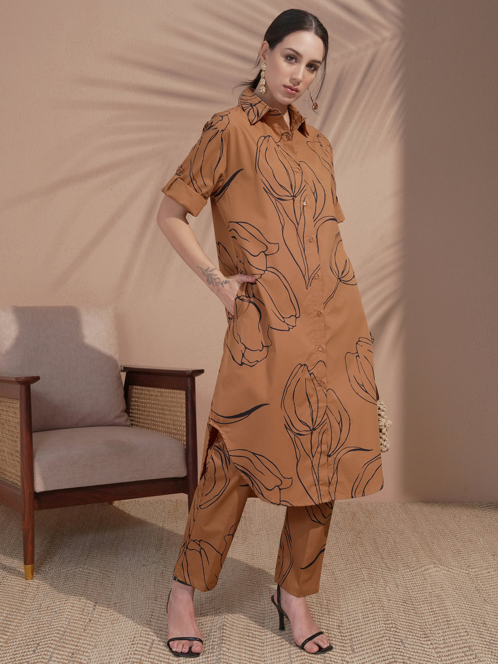 Vara By Vishudh Women Brown Printed Kurta With Trouser - Brown - Image 4