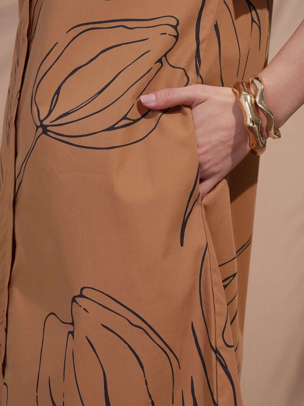 Vara By Vishudh Women Brown Printed Kurta With Trouser - Brown - Image 8