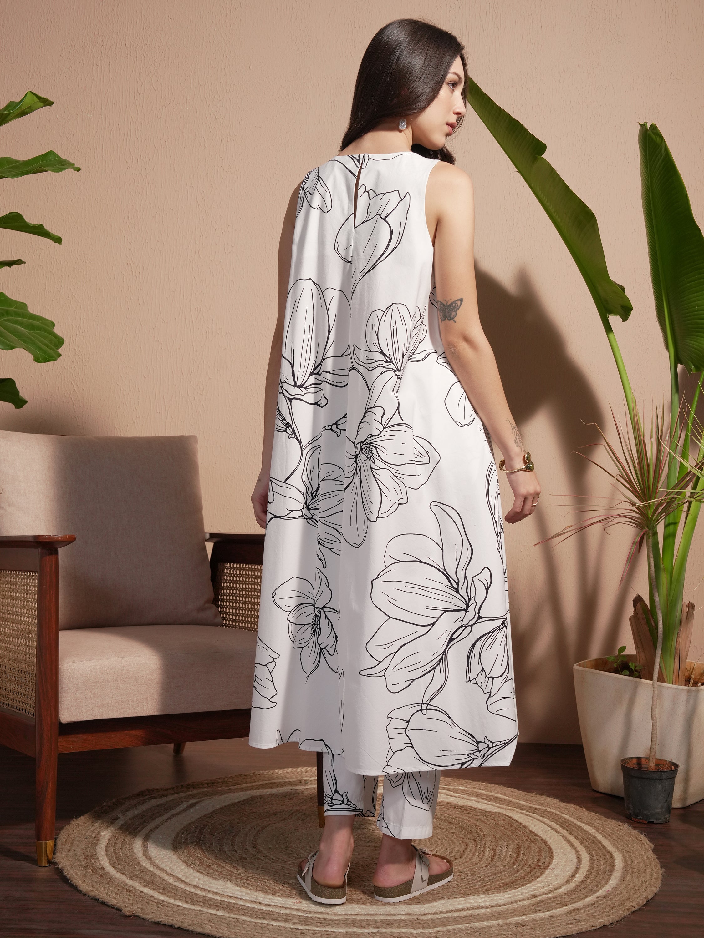 Vara By Vishudh Women White Printed Kurta With Trouser - White - Image 3