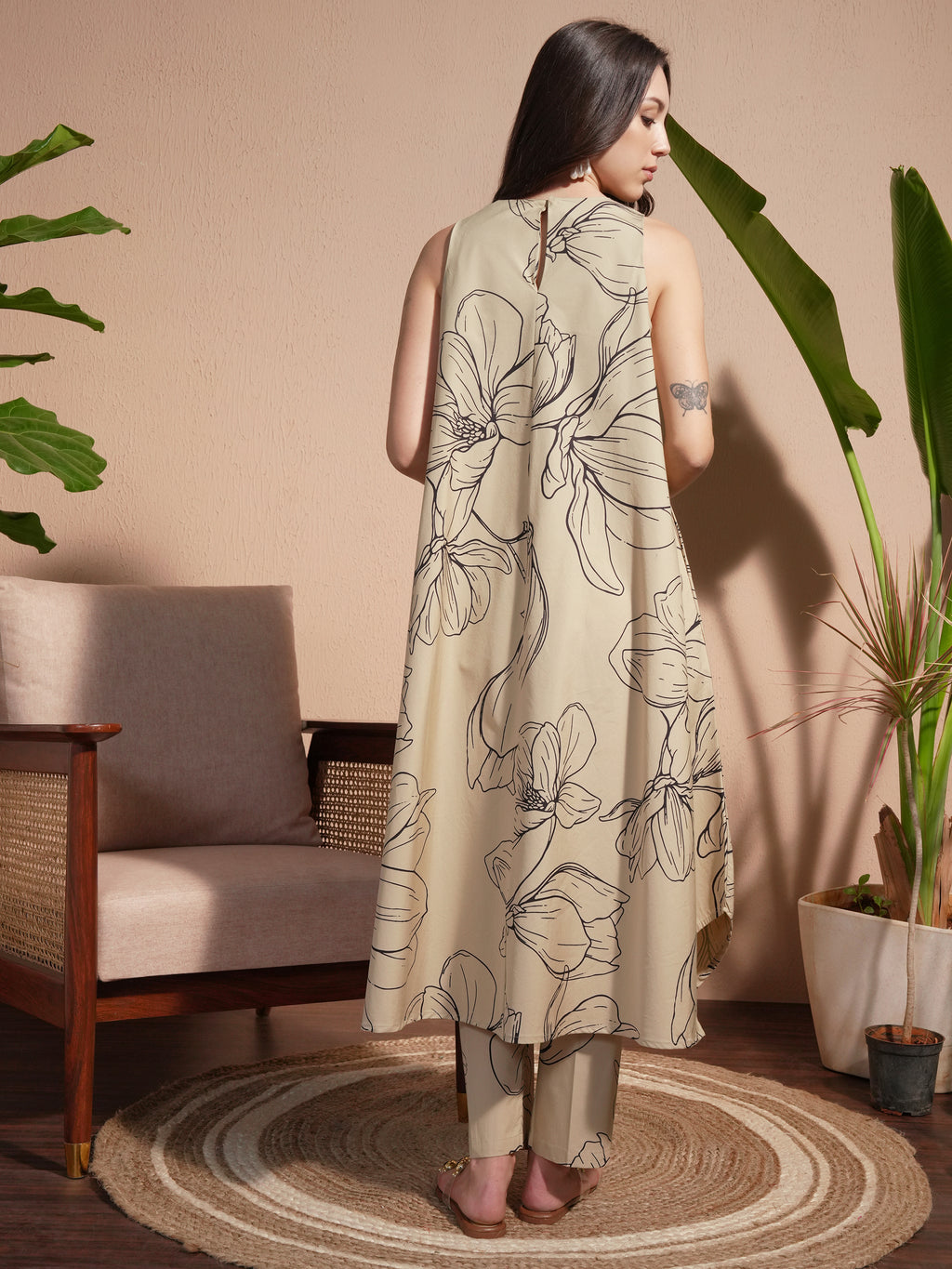 Vara By Vishudh Women Tan Printed Kurta With Trouser - Tan - Image 3