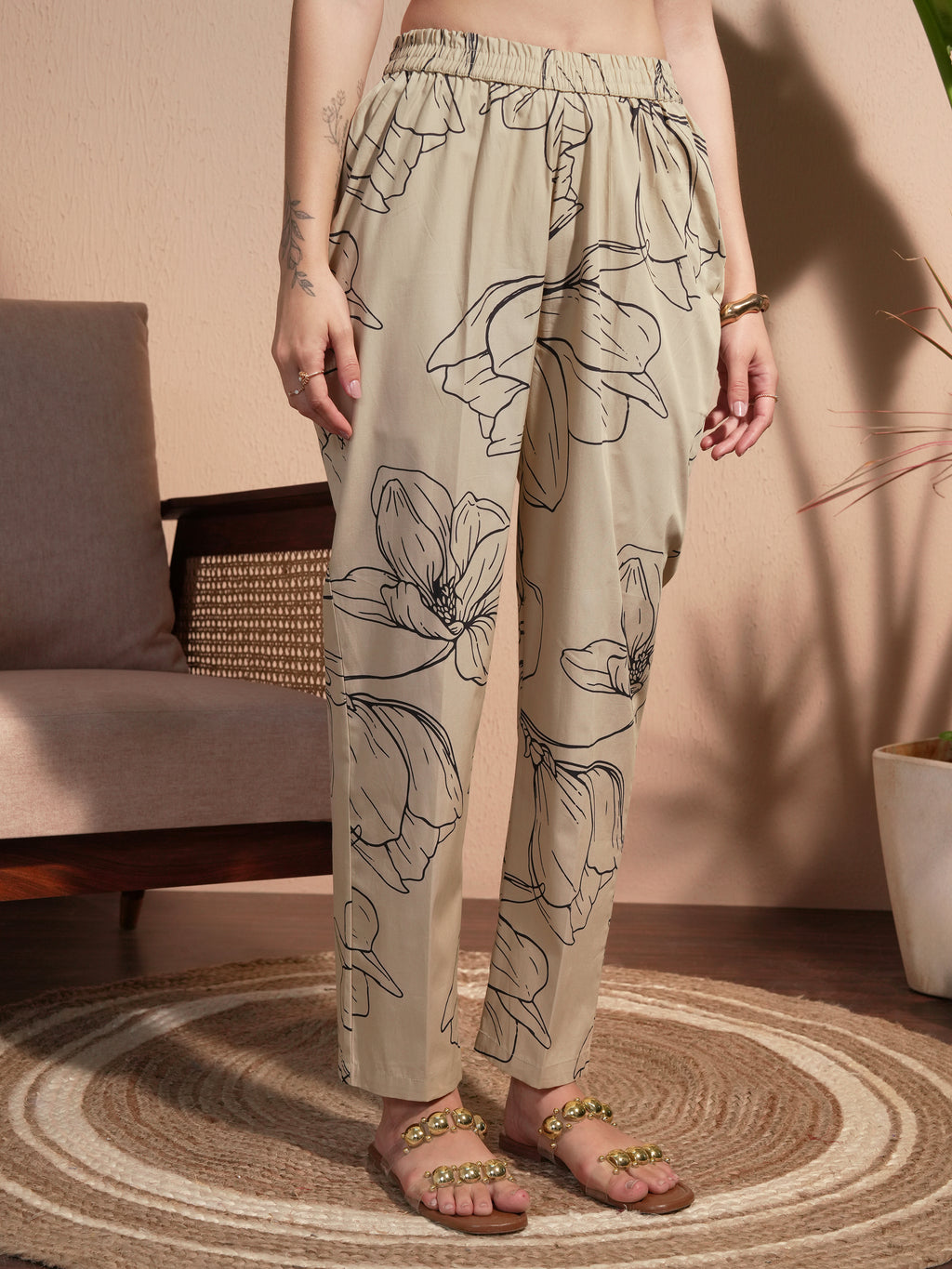Vara By Vishudh Women Tan Printed Kurta With Trouser - Tan - Image 8