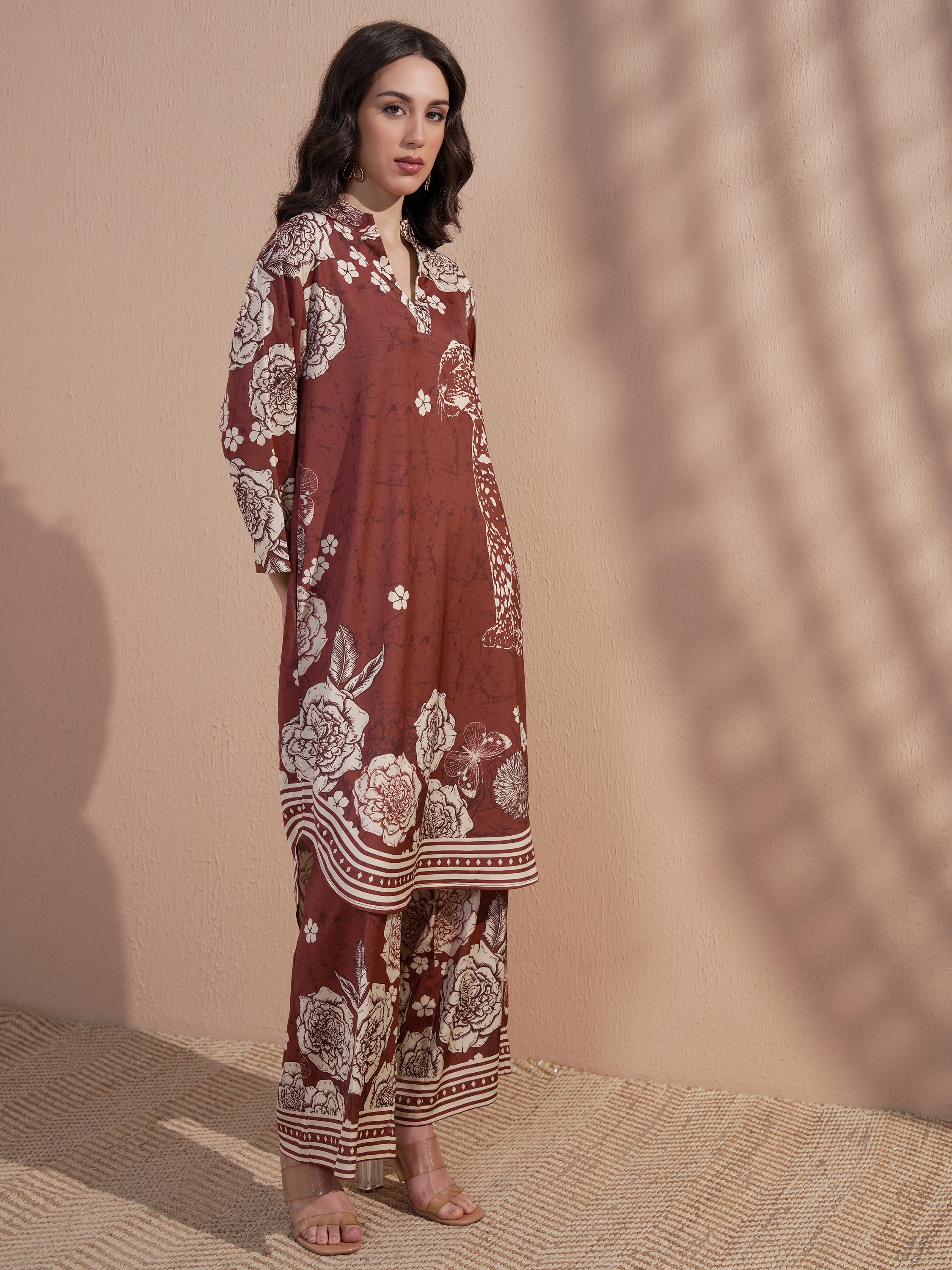 Vara By Vishudh Women Brown Printed Kurta With Trouser - Brown - Image 4