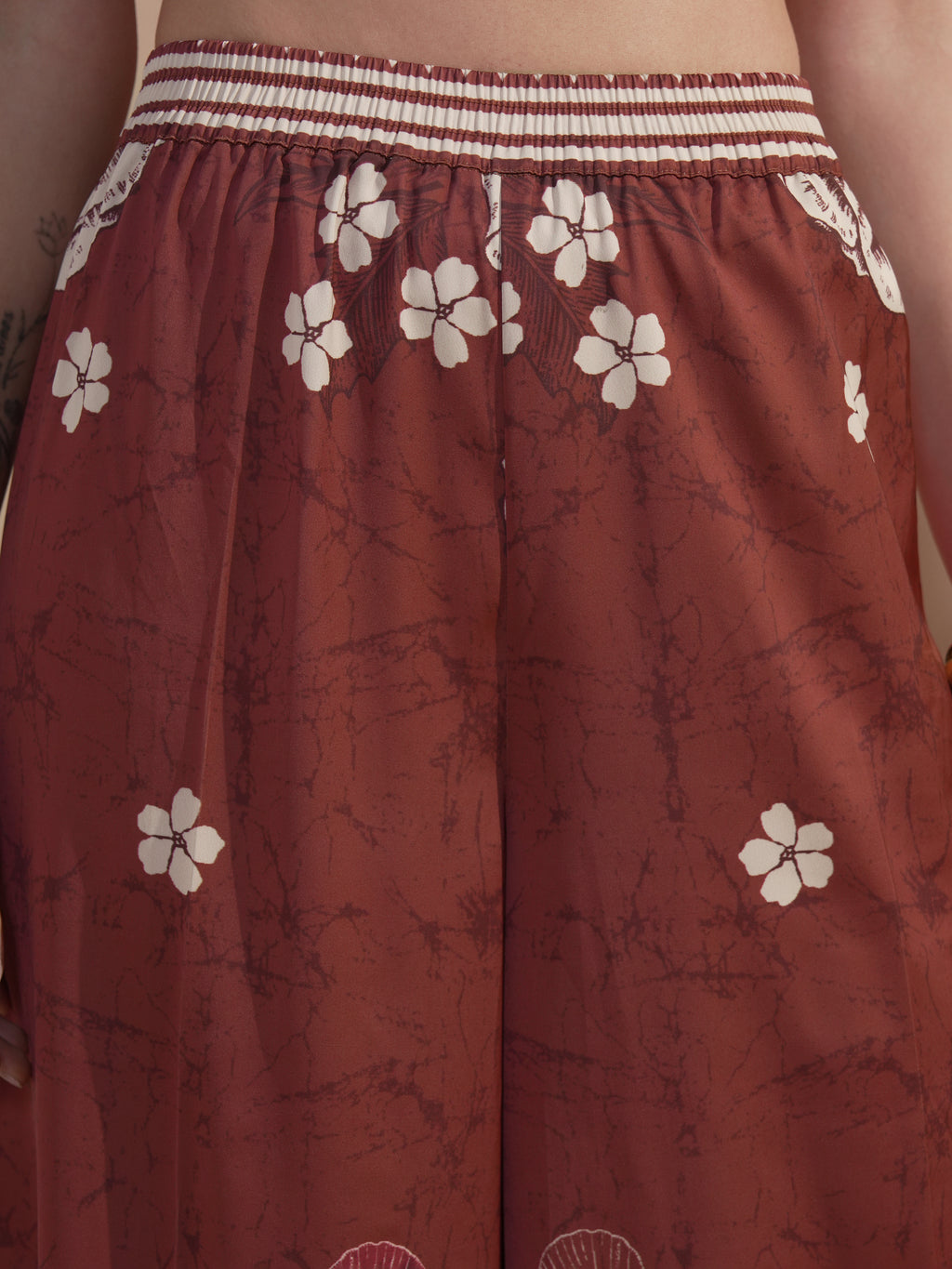Vara By Vishudh Women Brown Printed Kurta With Trouser - Brown - Image 7