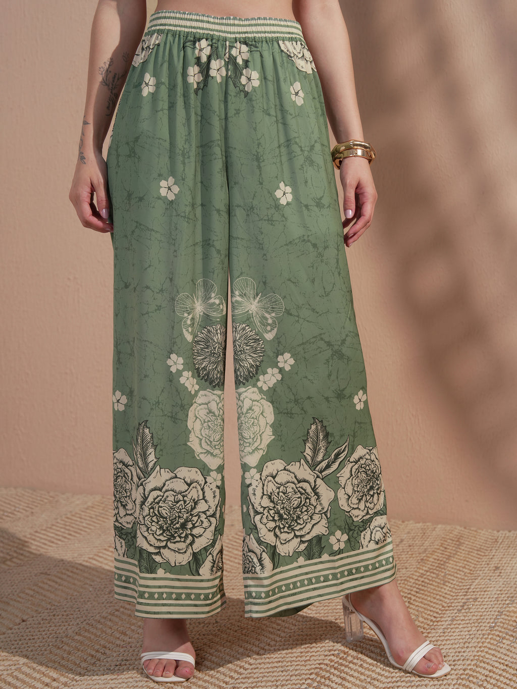 Vara By Vishudh Women Green Printed Kurta With Trouser - Green - Image 6