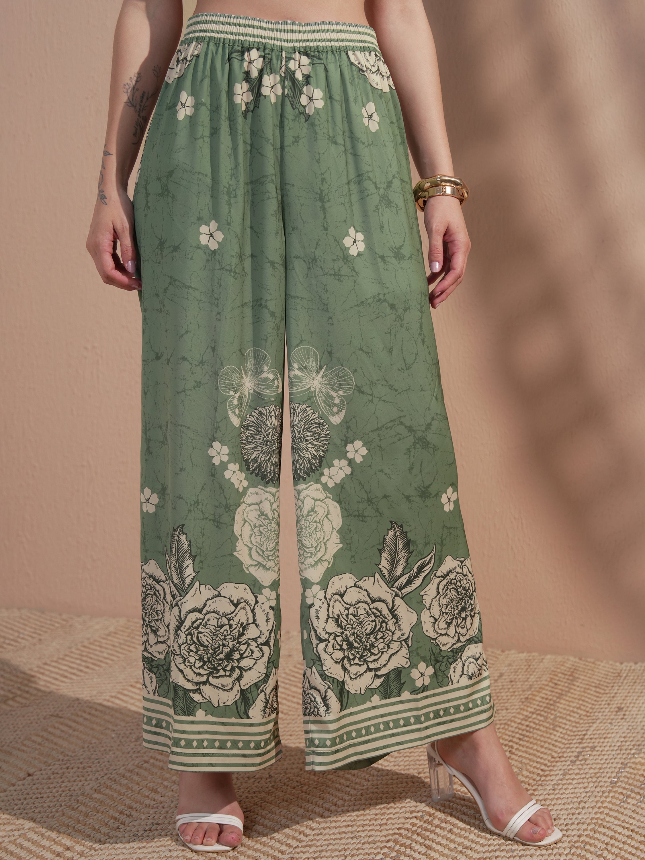Vara By Vishudh Women Green Printed Kurta With Trouser - Green - Image 6