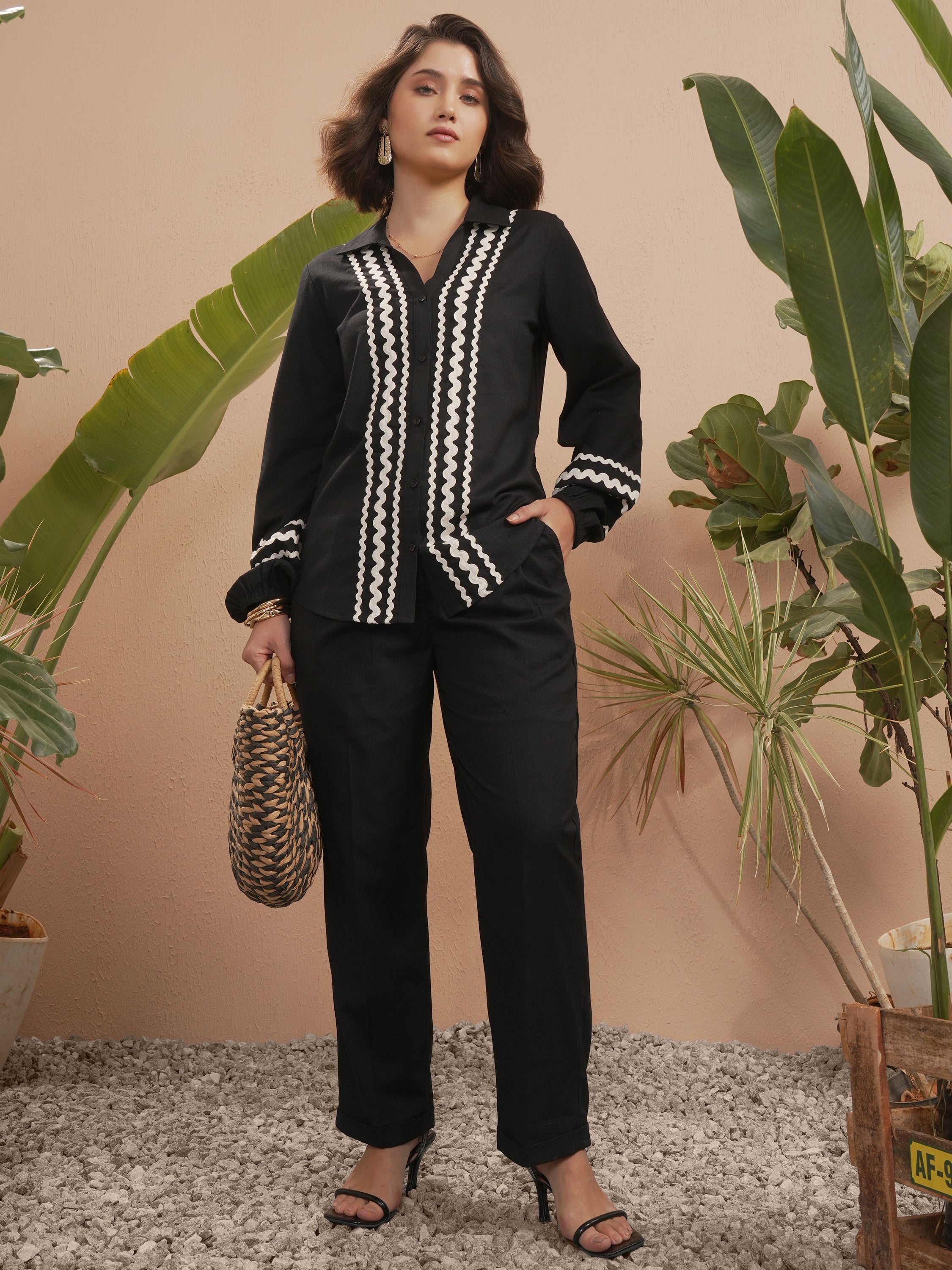 Vara By Vishudh Women Black Solid Straight Fit Casual Trouser - Black - Image 2
