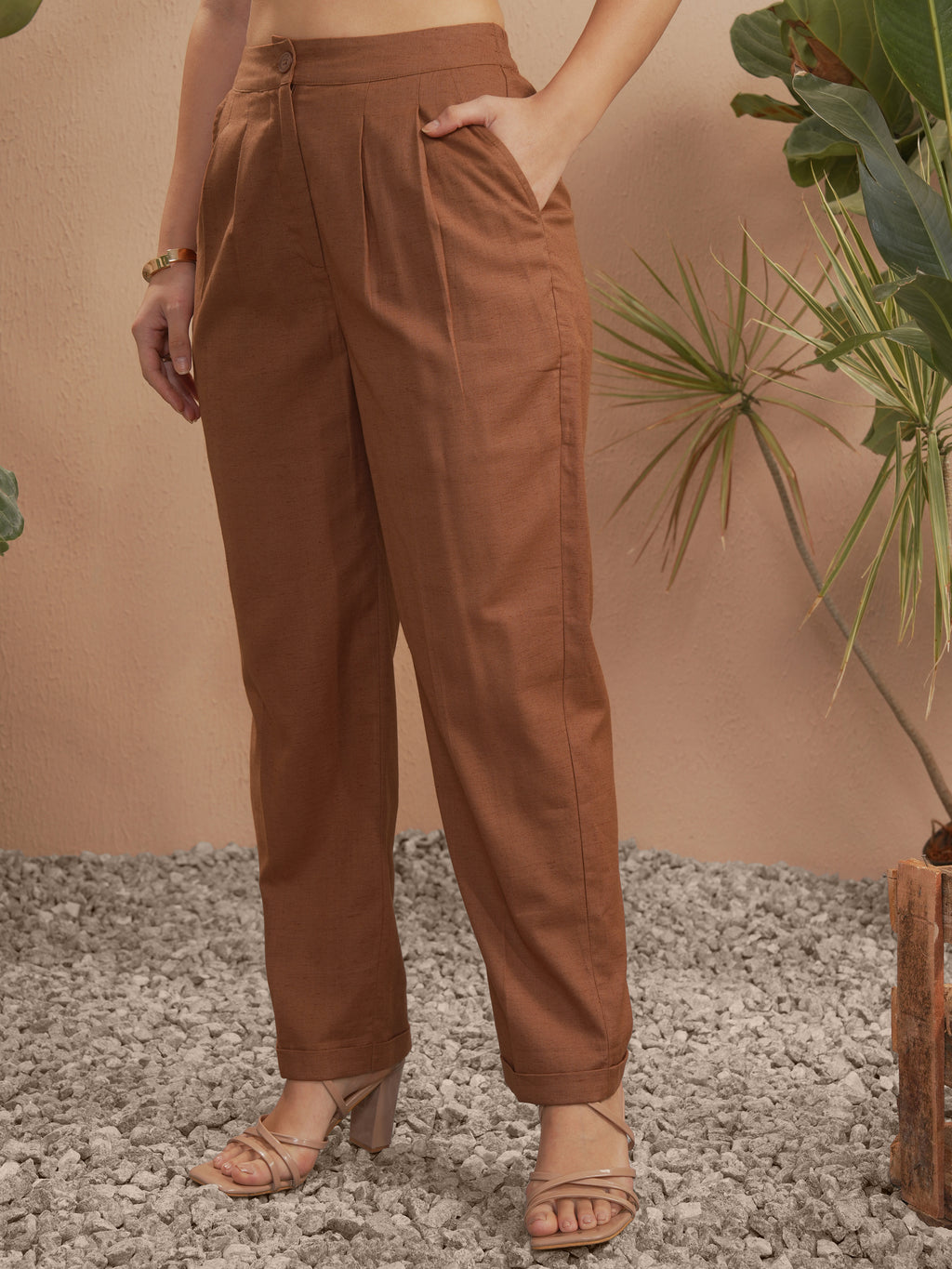 Vara By Vishudh Women Brown Solid Straight Fit Casual Trouser - Brown - Image 4