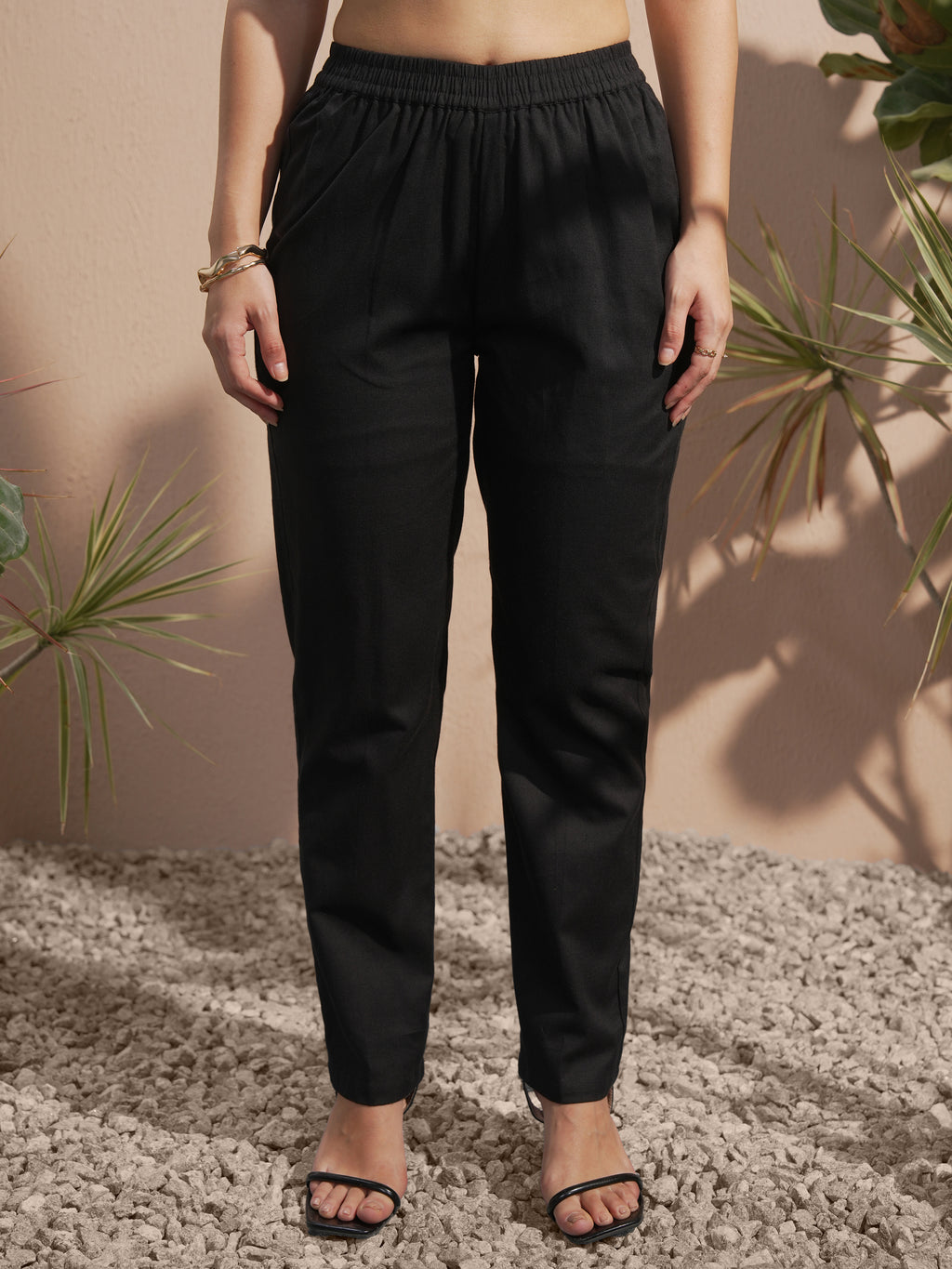 Vara By Vishudh Women Black Solid Kurta With Trouser - Black - Image 8