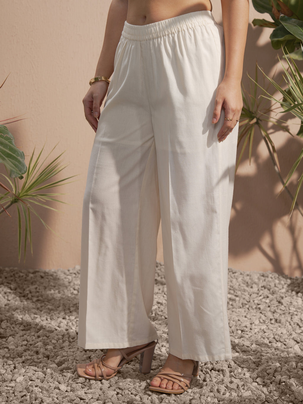 Vara By Vishudh Women Off White Solid Regular Fit Casual Trouser - Off White - Image 4