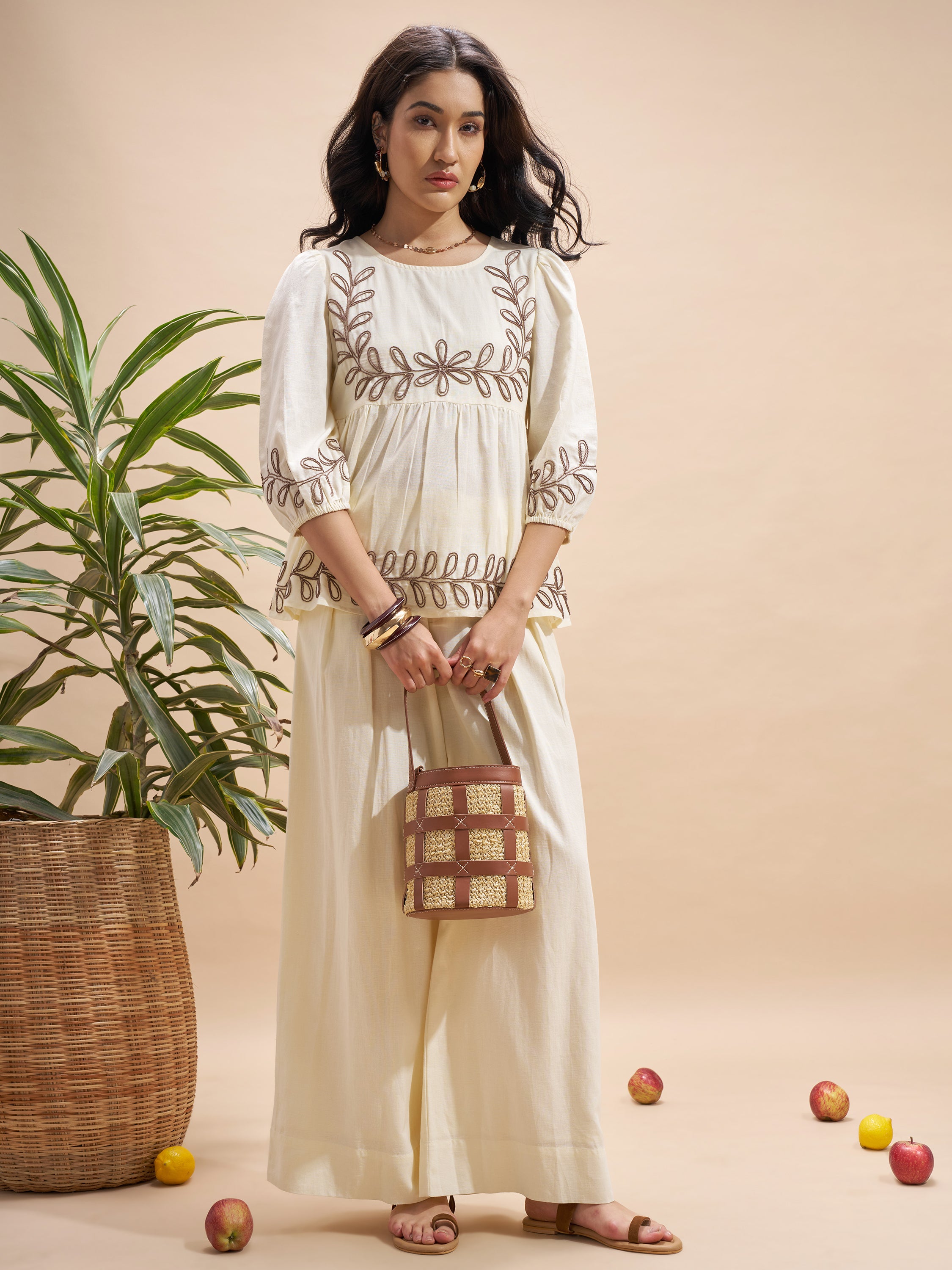 Vara By Vishudh Women Cream Wide Leg Casual Trouser - Cream - Image 2