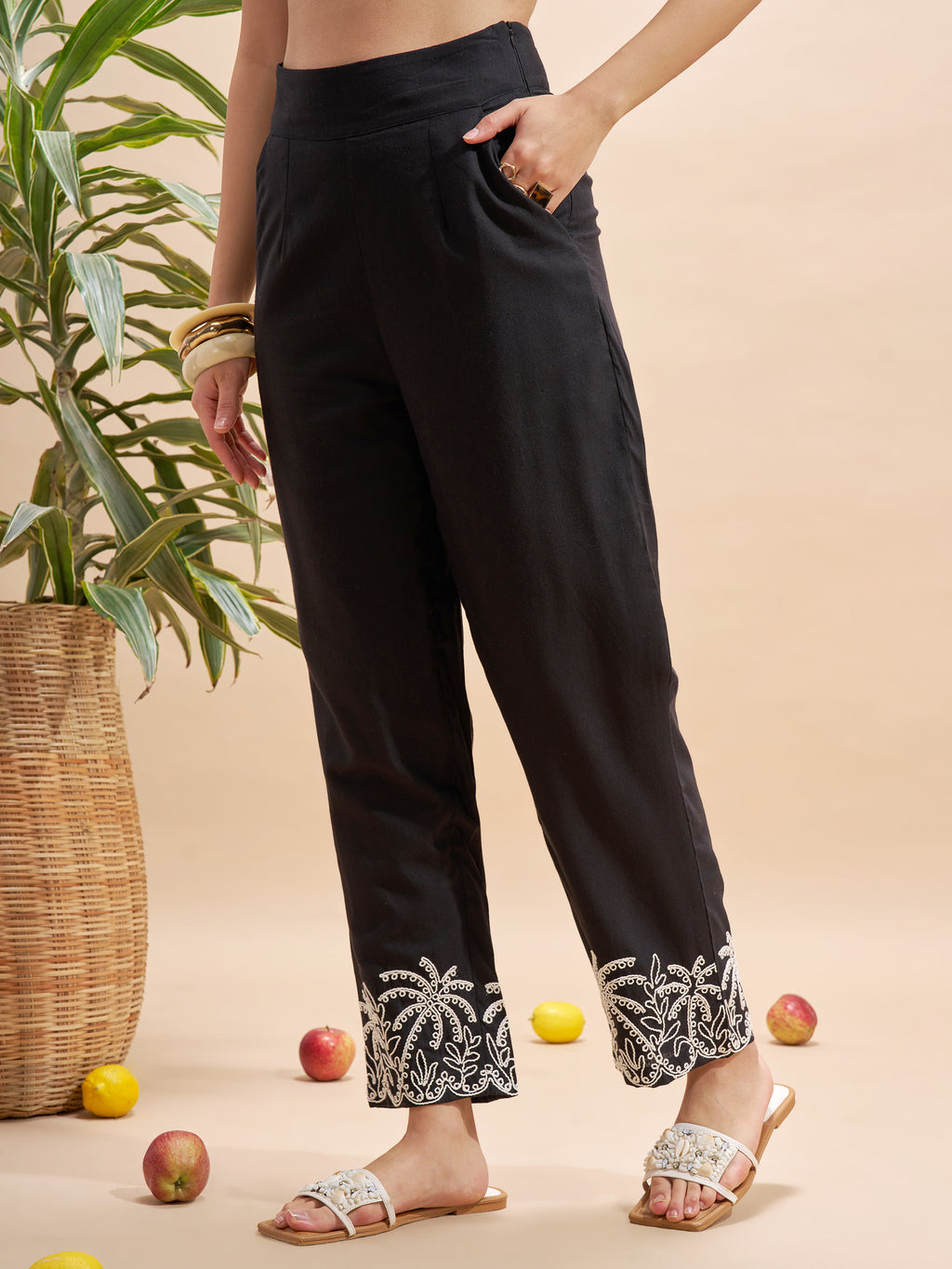 Vara By Vishudh Women Black Regular Fit Casual Trouser - Black - Image 4