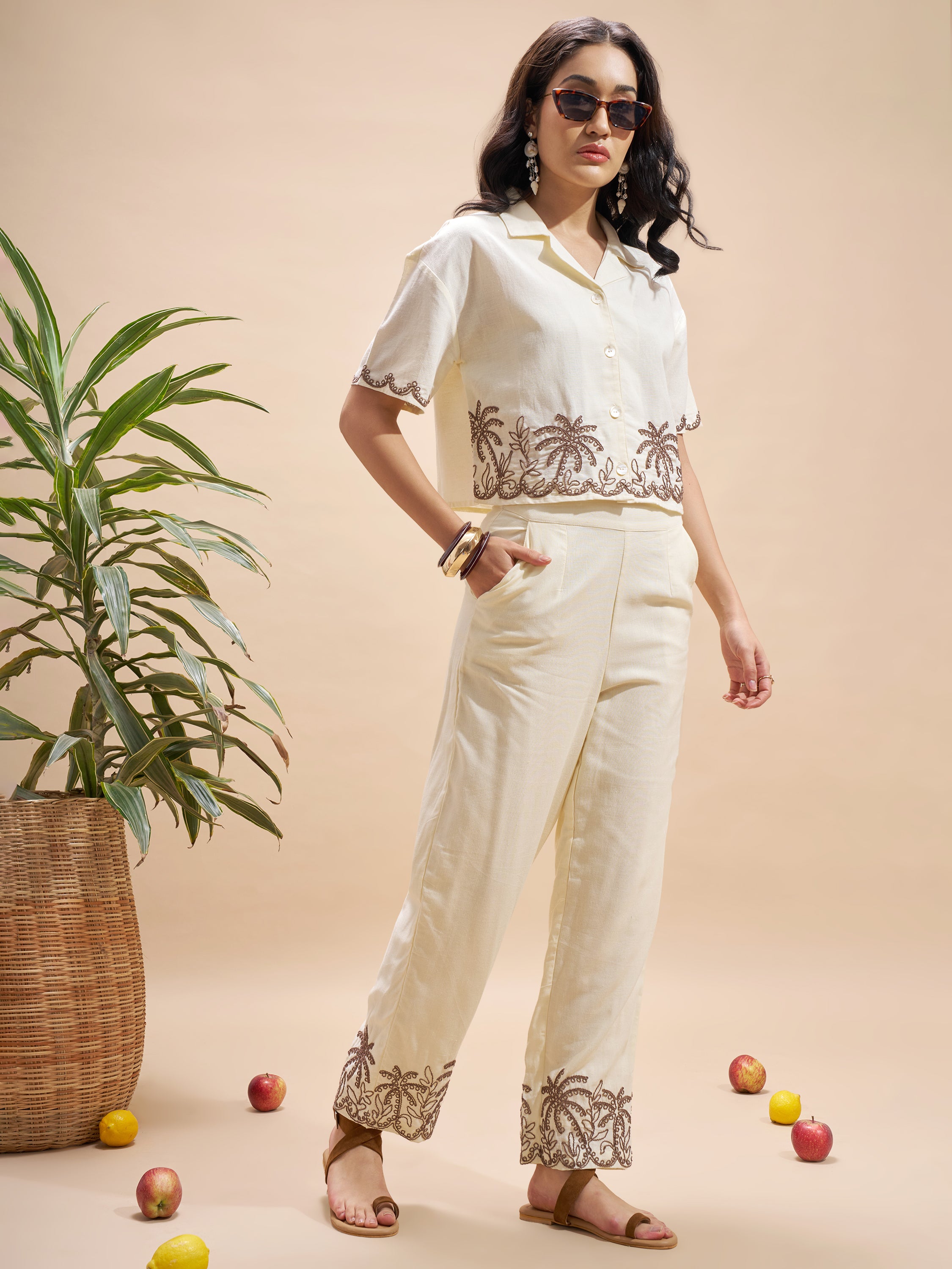 Vara By Vishudh Women Cream Regular Fit Casual Trouser - Cream - Image 2