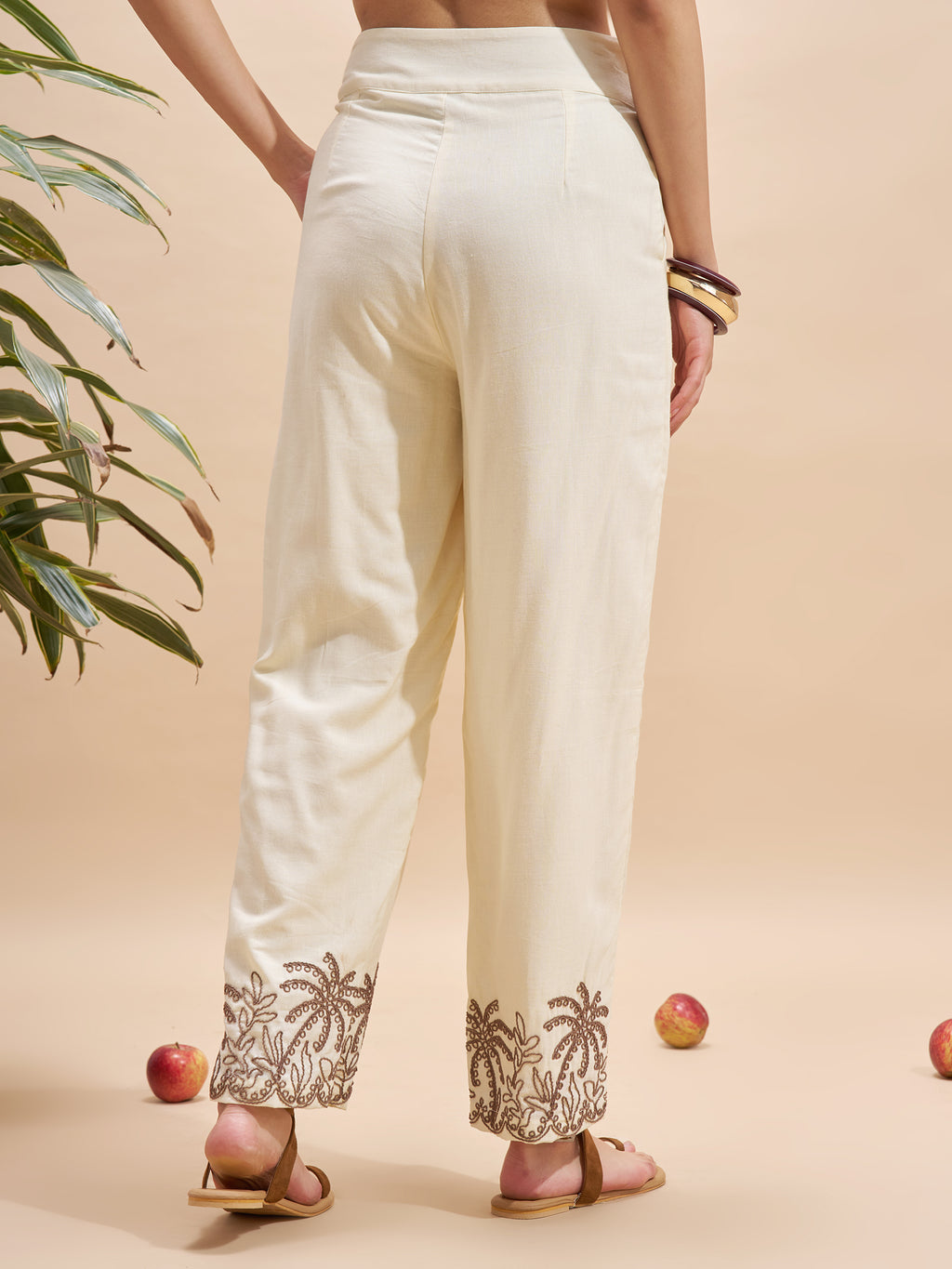 Vara By Vishudh Women Cream Regular Fit Casual Trouser - Cream - Image 3