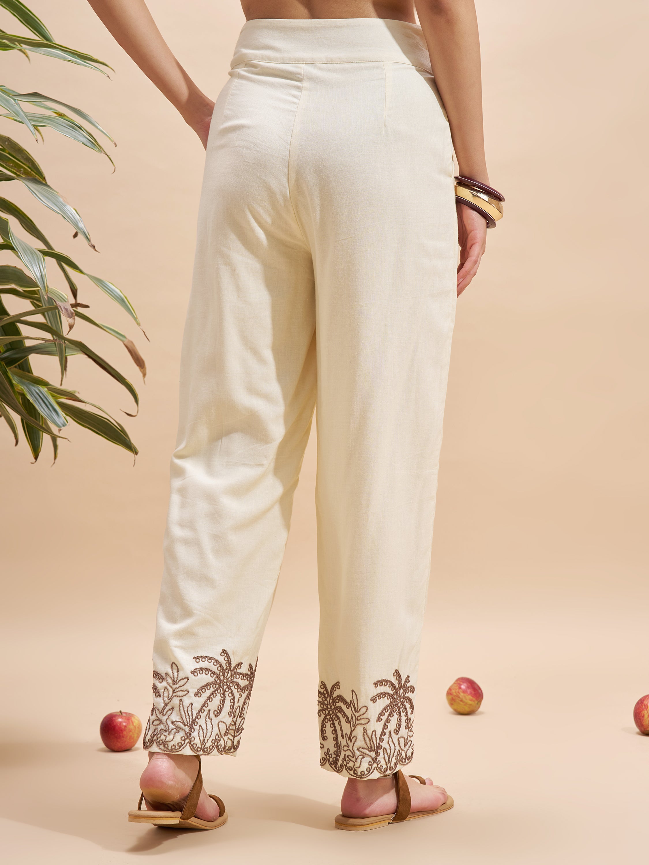 Vara By Vishudh Women Cream Regular Fit Casual Trouser - Cream - Image 3
