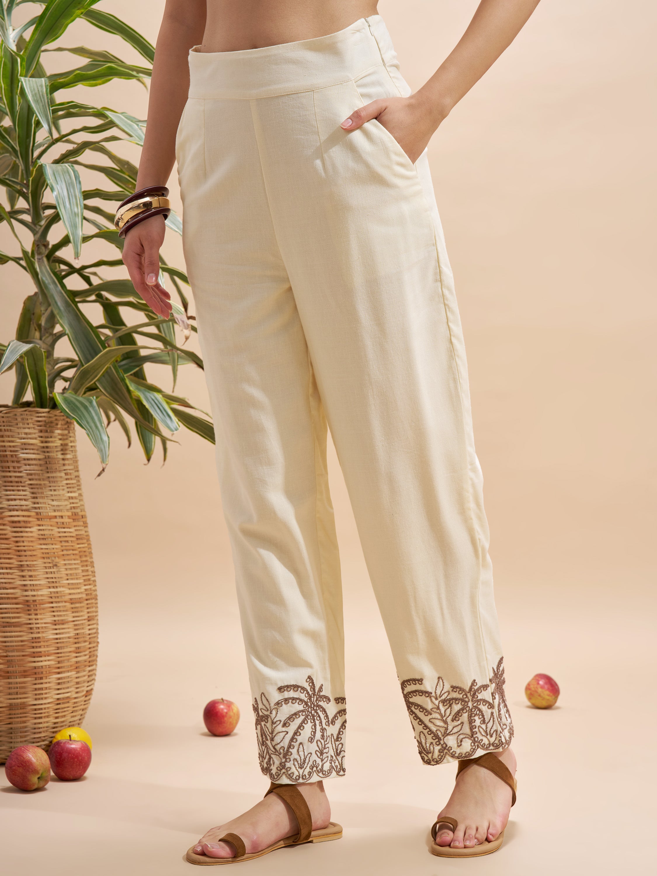 Vara By Vishudh Women Cream Regular Fit Casual Trouser - Cream - Image 4