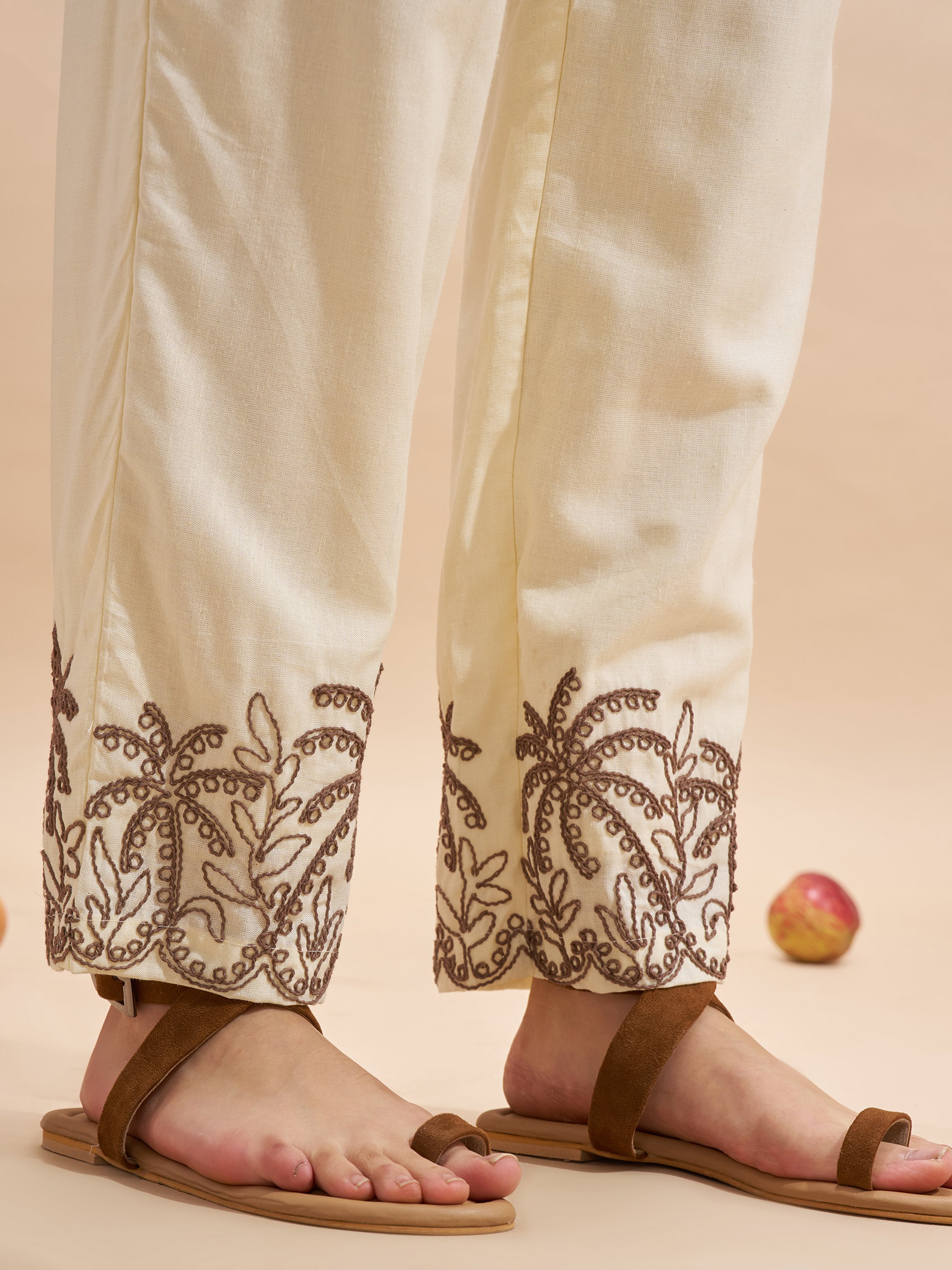 Vara By Vishudh Women Cream Regular Fit Casual Trouser - Cream - Image 7