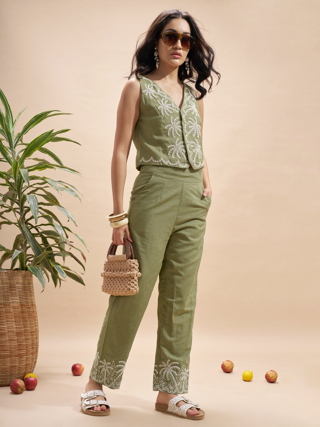 Vara By Vishudh Women Olive Regular Fit Casual Trouser - Olive - Image 2