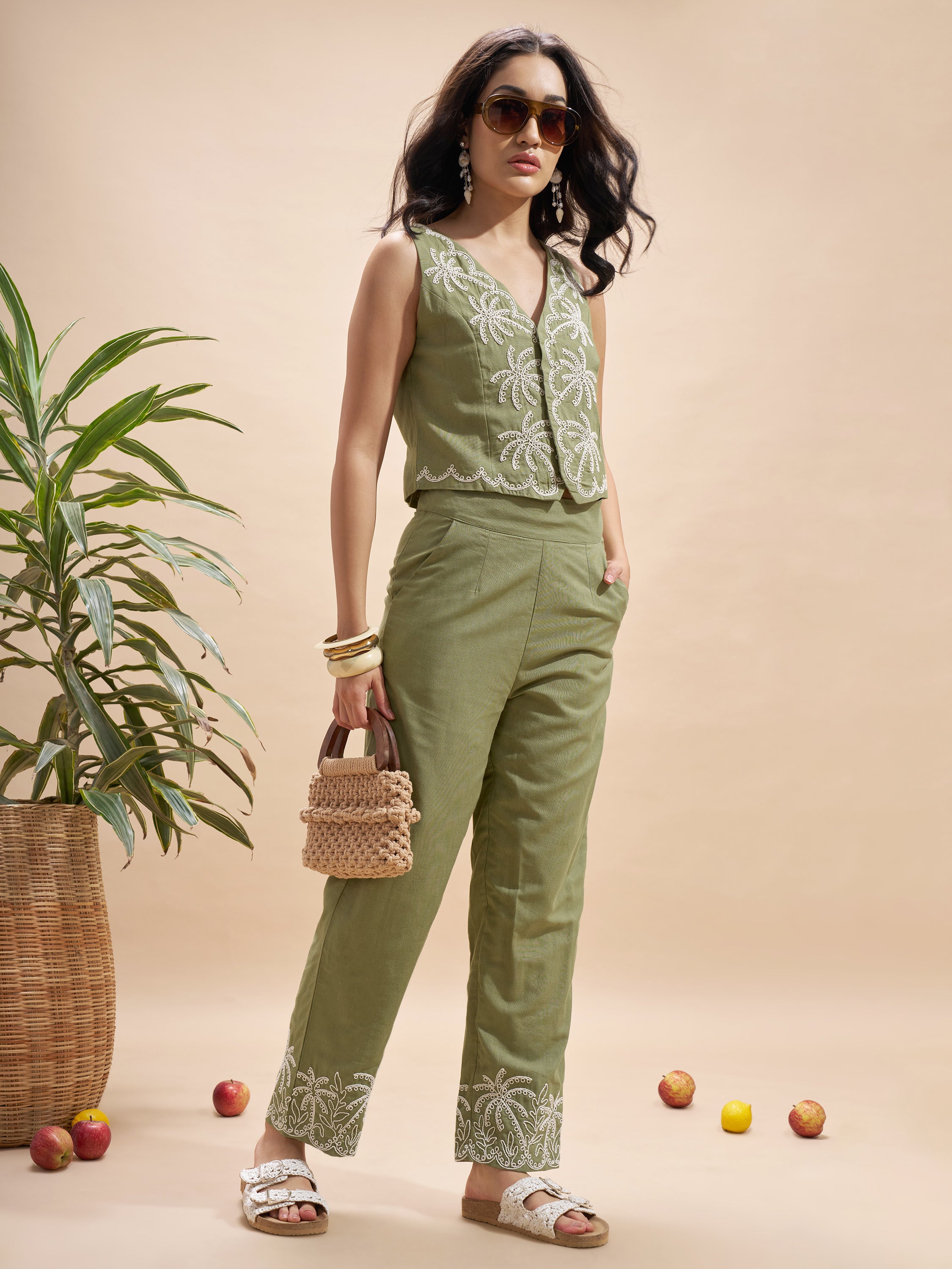 Vara By Vishudh Women Olive Regular Fit Casual Trouser - Olive - Image 2