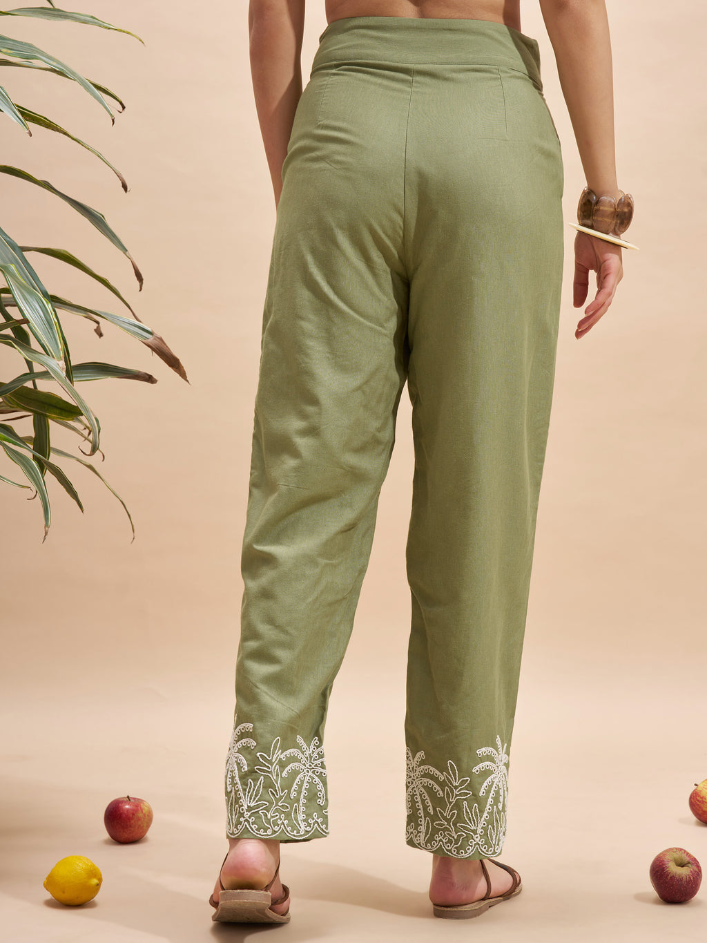 Vara By Vishudh Women Olive Regular Fit Casual Trouser - Olive - Image 3